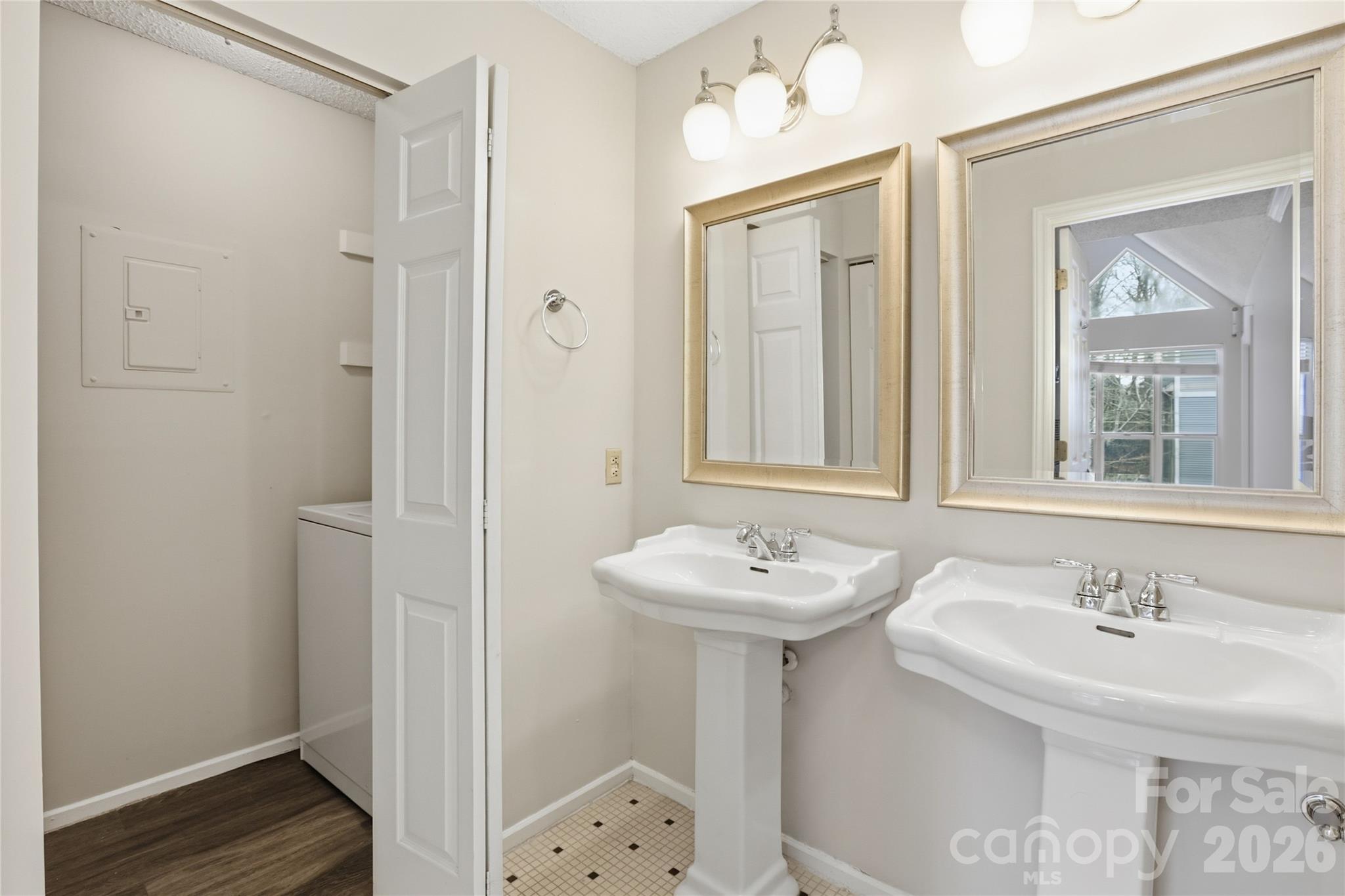 2518 Cranbrook Lane #6 — Charlotte