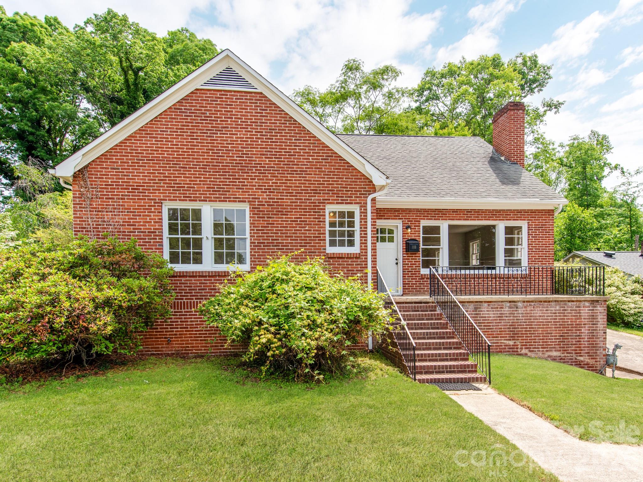 113 Falls Street — Morganton