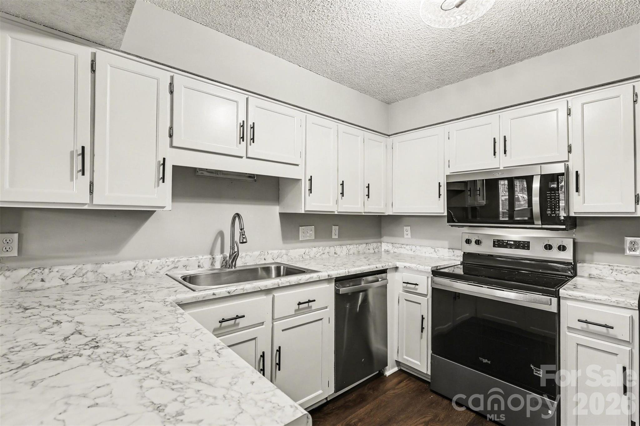 7255 Winery Lane — Charlotte