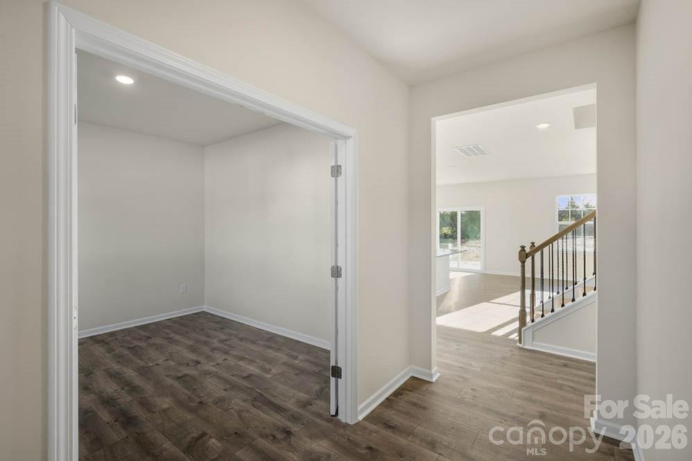 437 Falcon Lane — Lexington