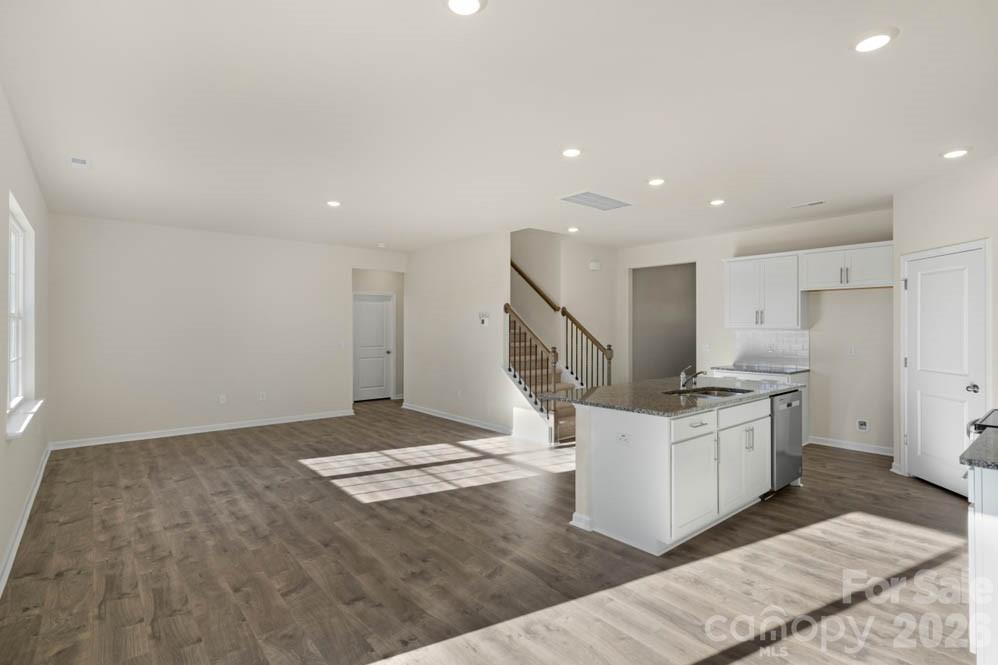 437 Falcon Lane — Lexington