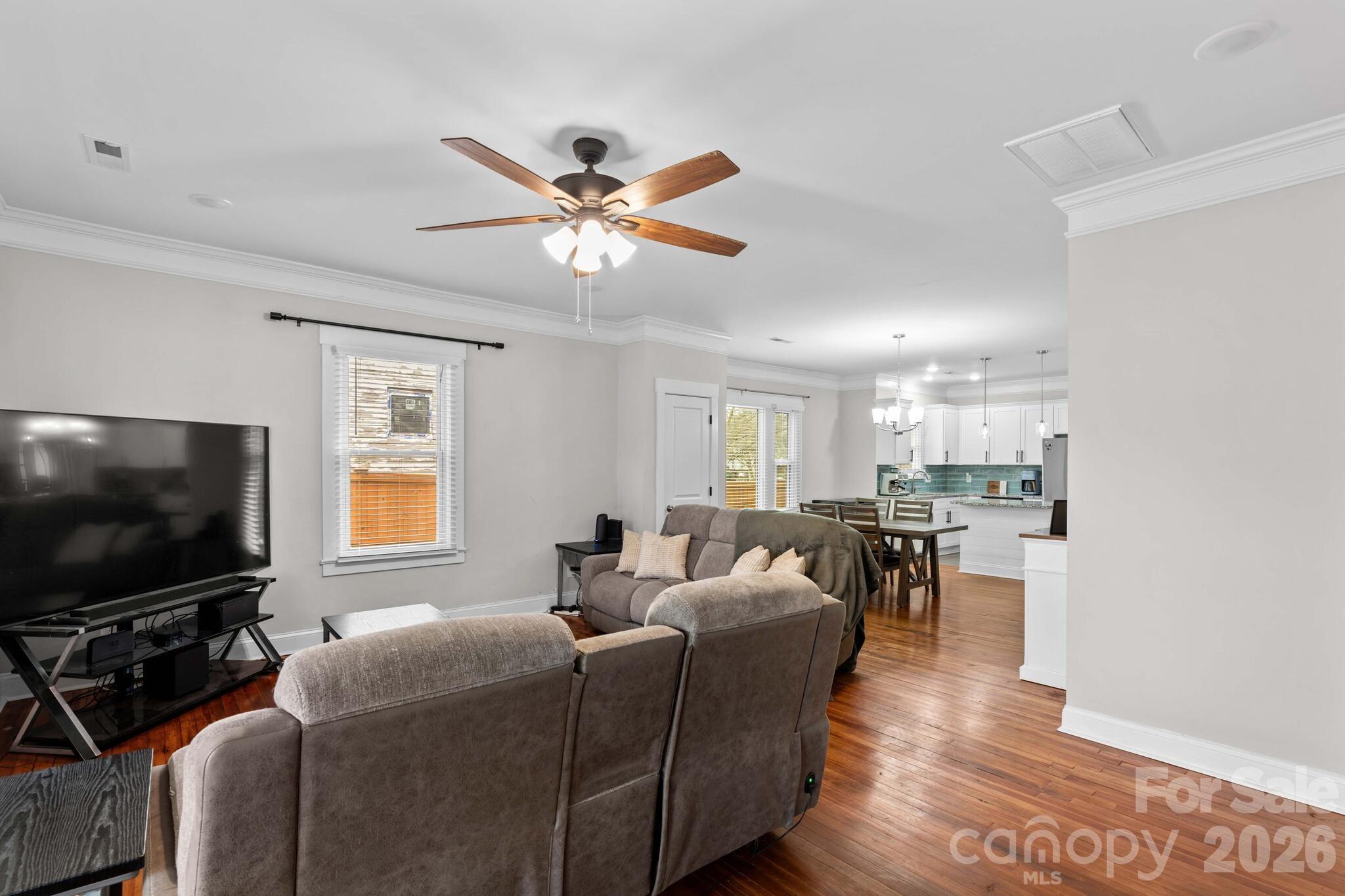 705 W 5th Avenue — Lexington