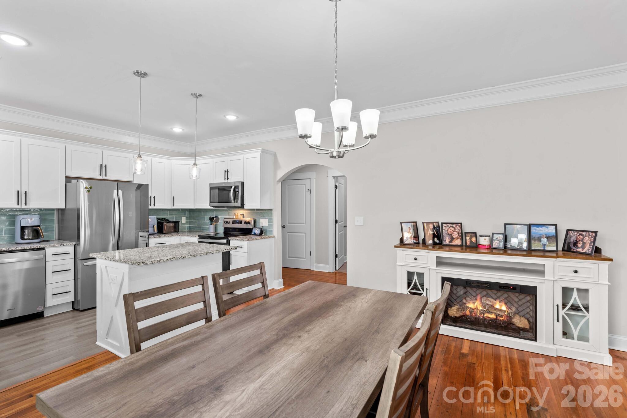 705 W 5th Avenue — Lexington