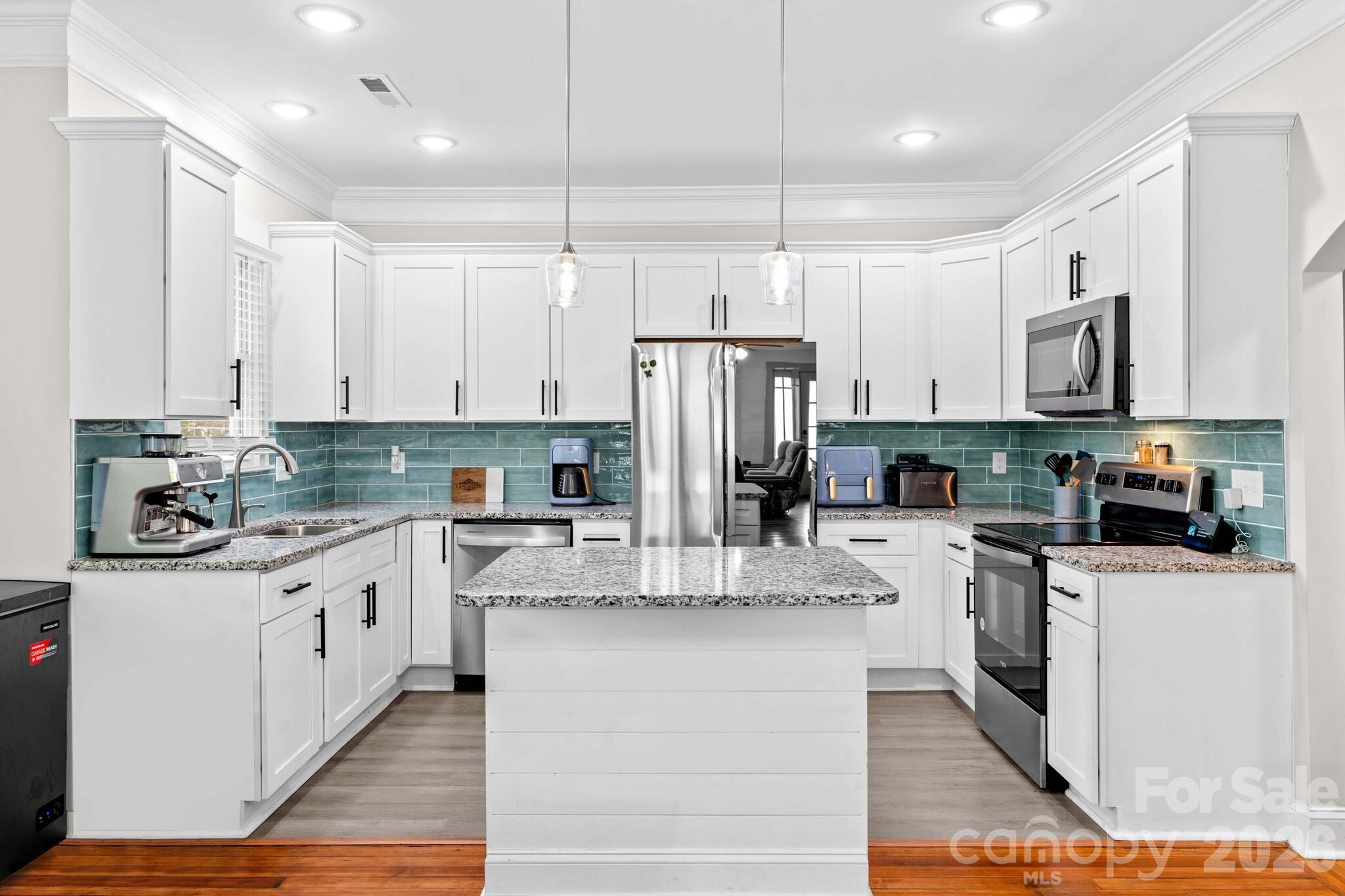 705 W 5th Avenue — Lexington
