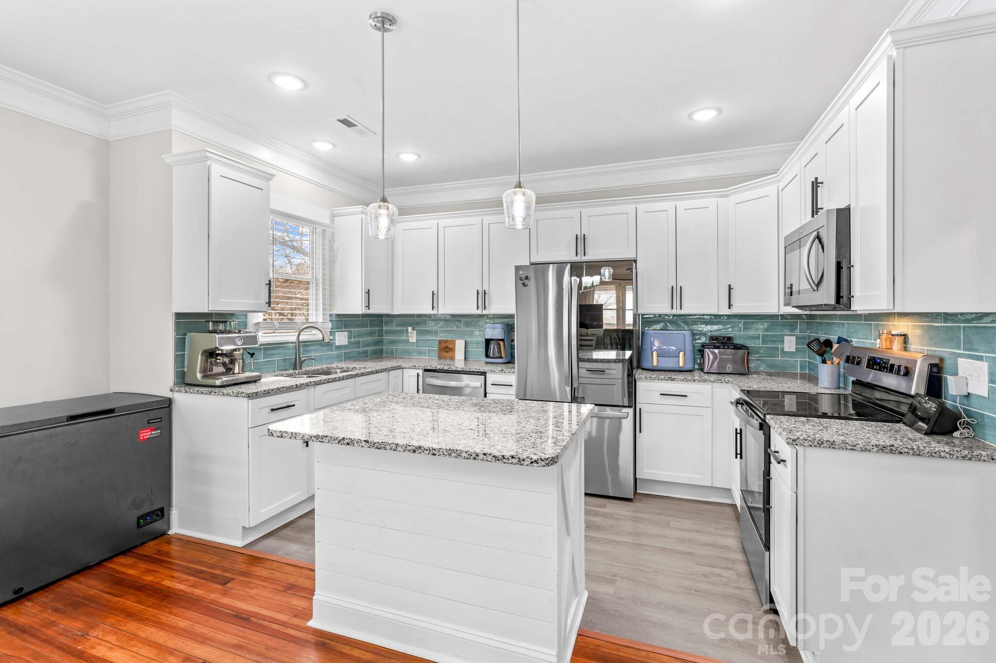 705 W 5th Avenue — Lexington