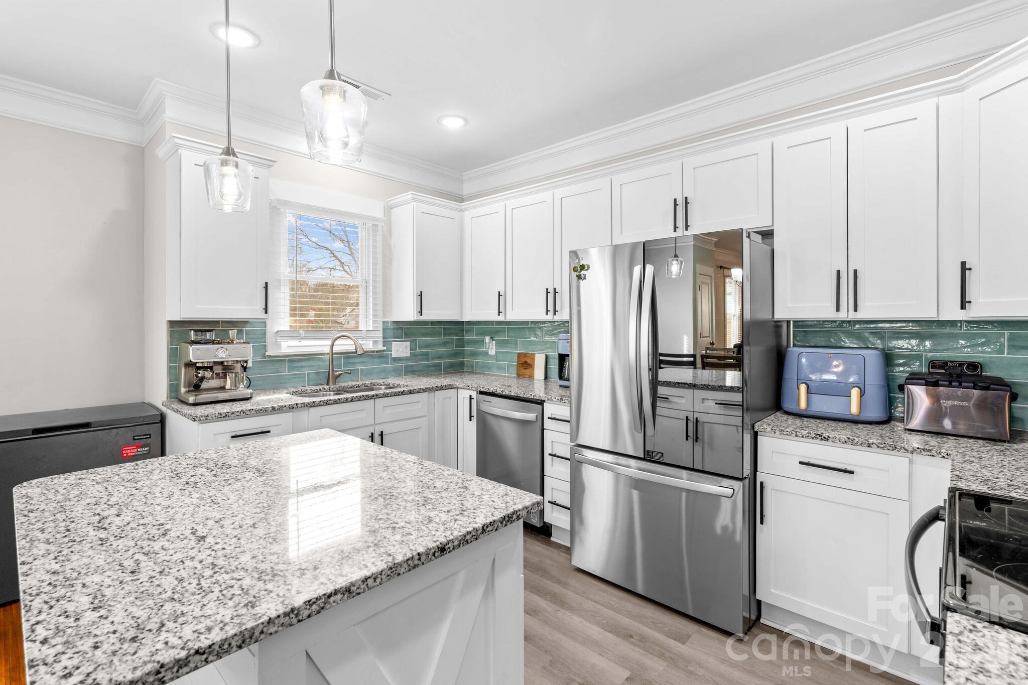 705 W 5th Avenue — Lexington