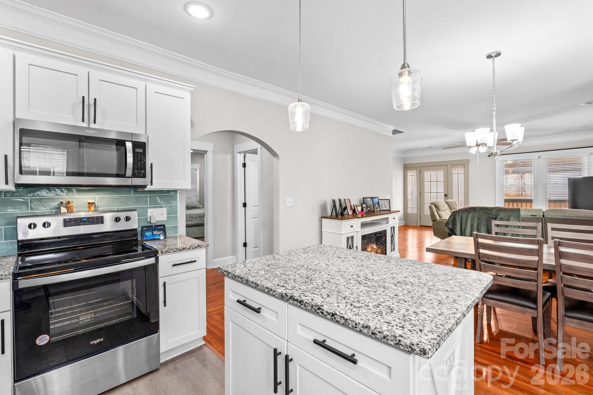 705 W 5th Avenue — Lexington