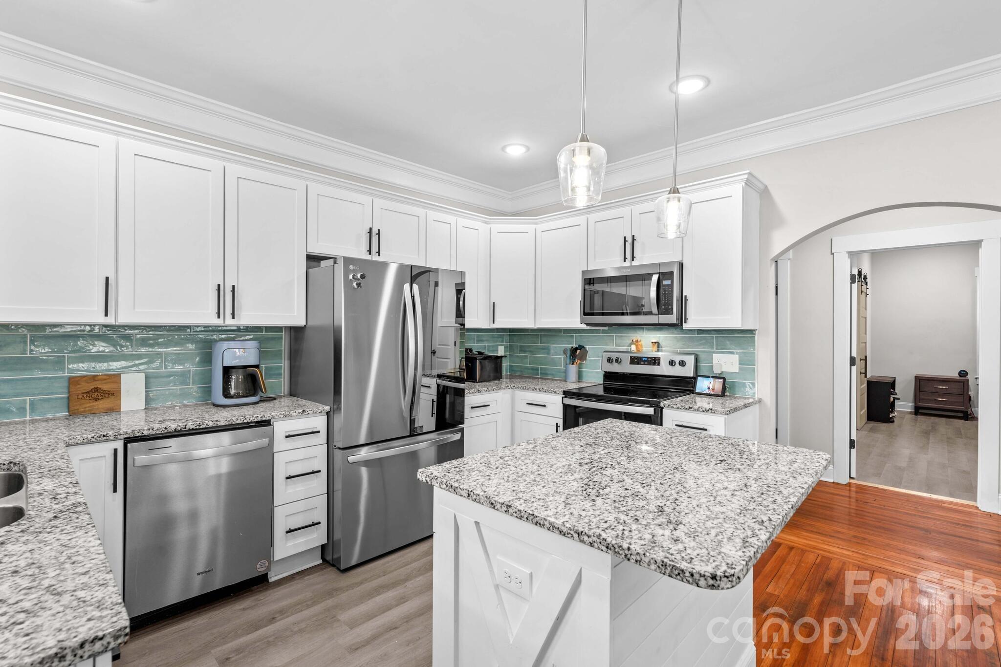 705 W 5th Avenue — Lexington