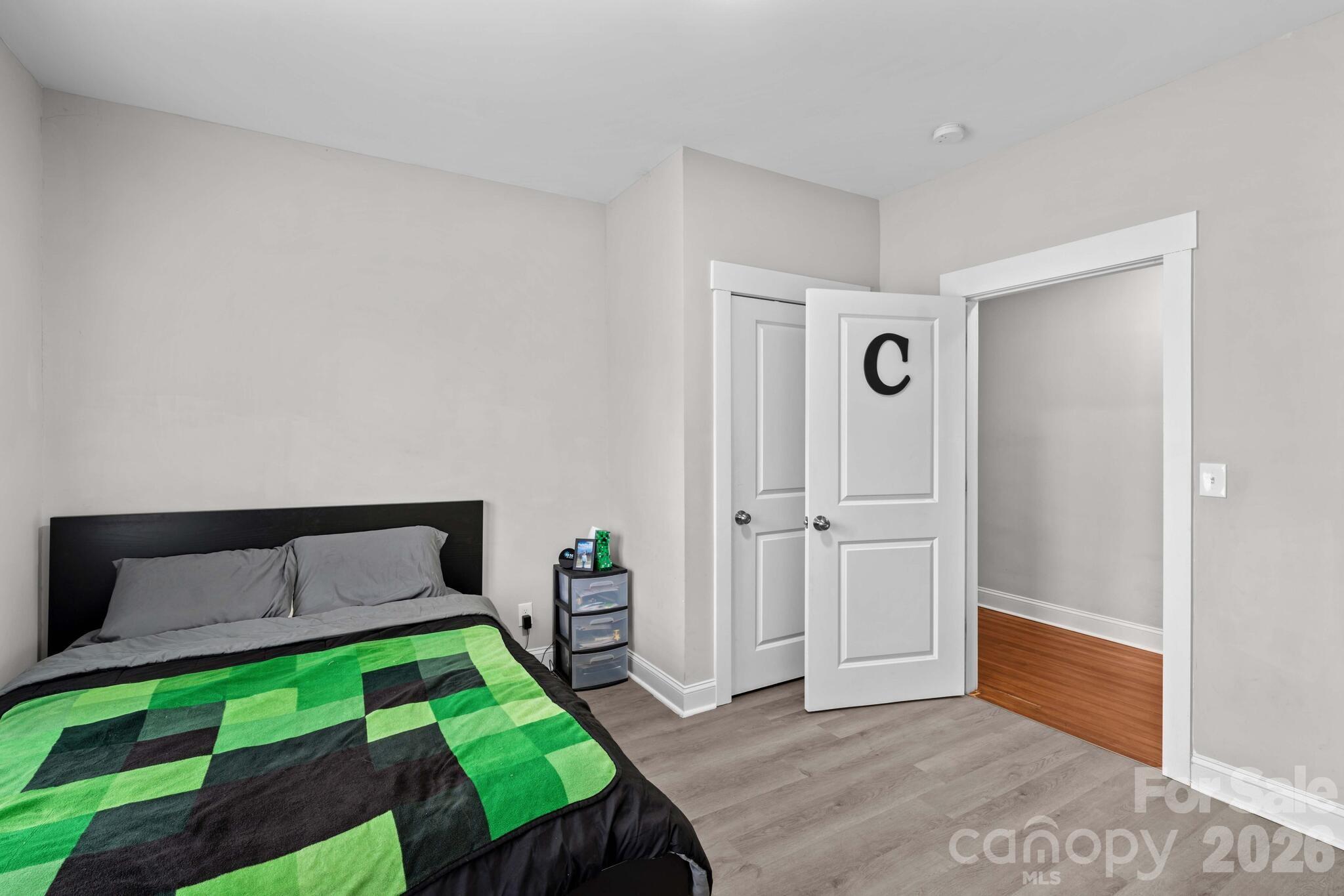 705 W 5th Avenue — Lexington