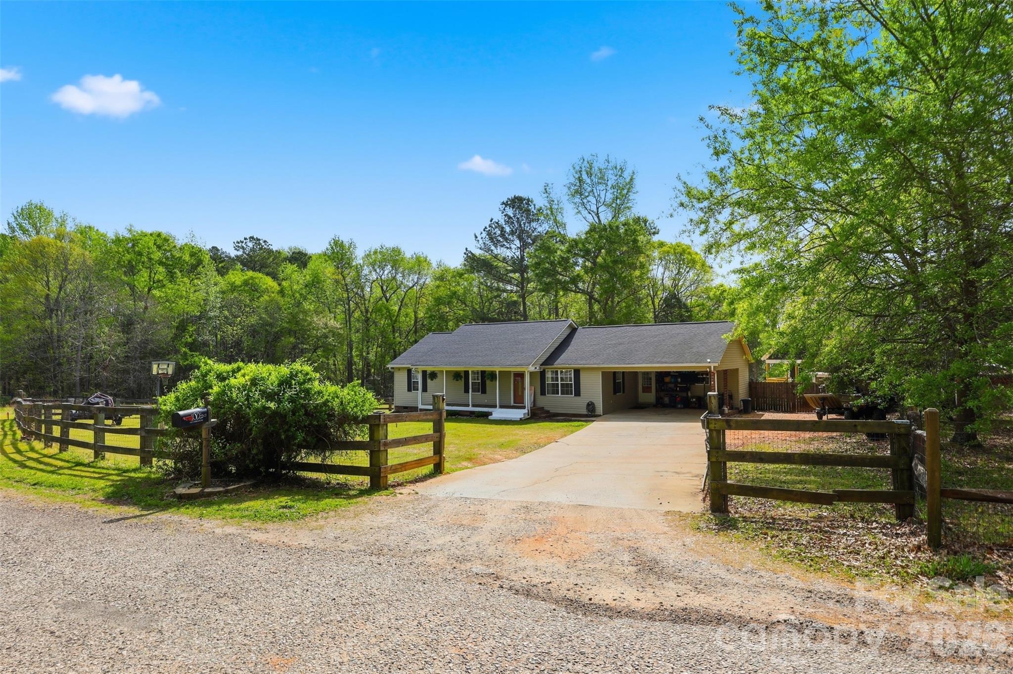 1214 Eastcreek Road — Fort Lawn