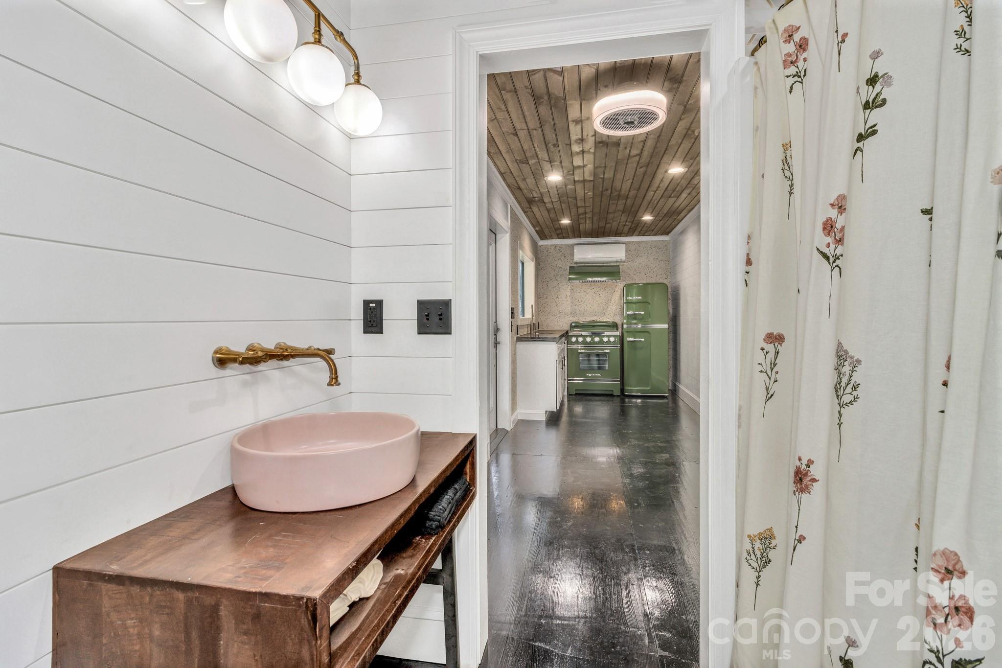 1115 Paint Rock Road — Hot Springs