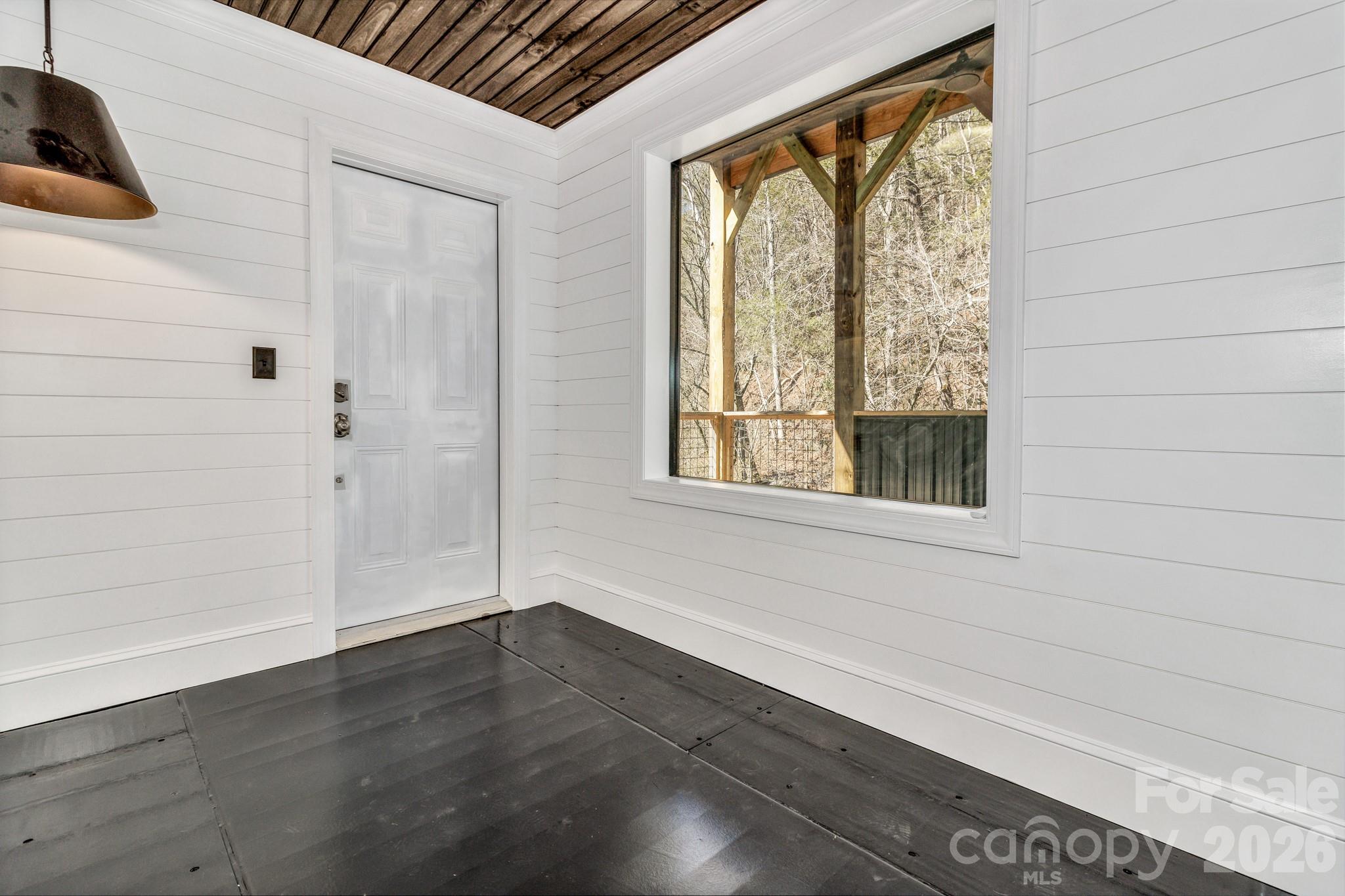 1115 Paint Rock Road — Hot Springs