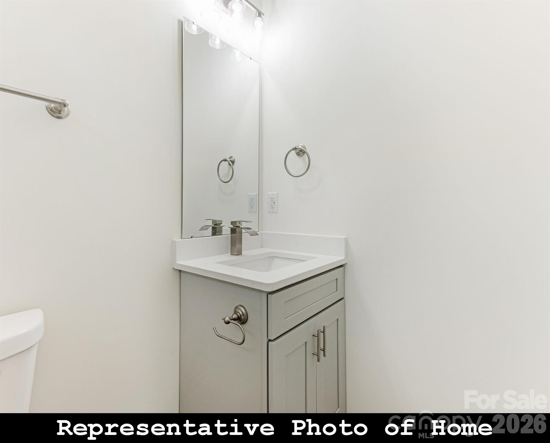 962 S Hoskins Road — Charlotte