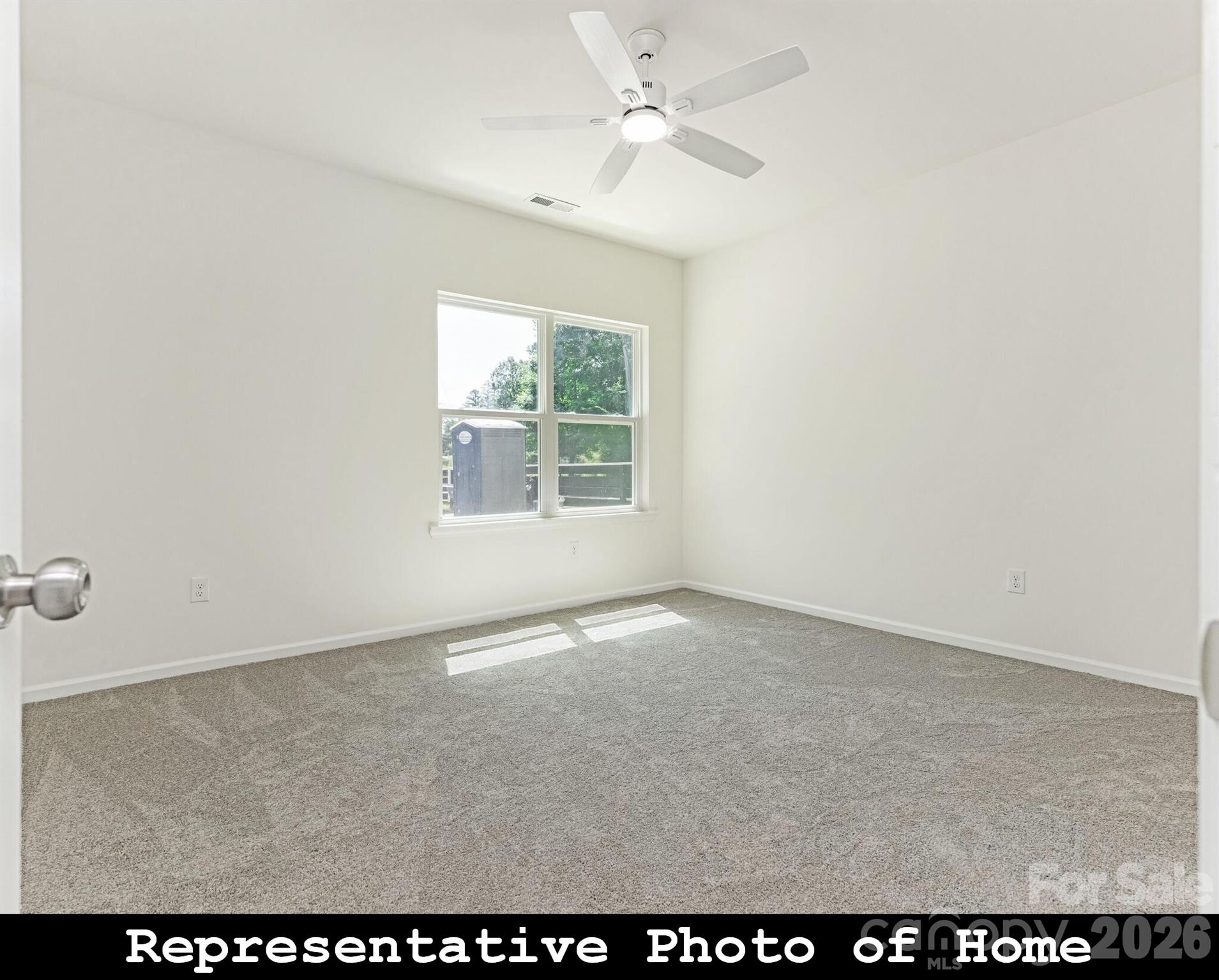 962 S Hoskins Road — Charlotte