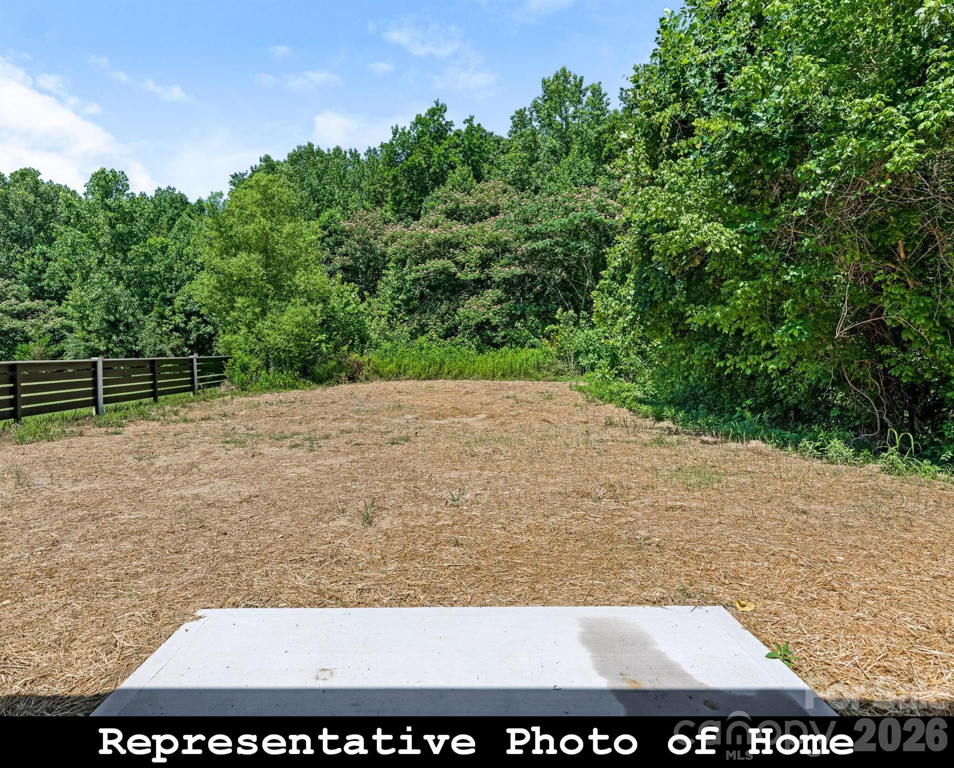 962 S Hoskins Road — Charlotte