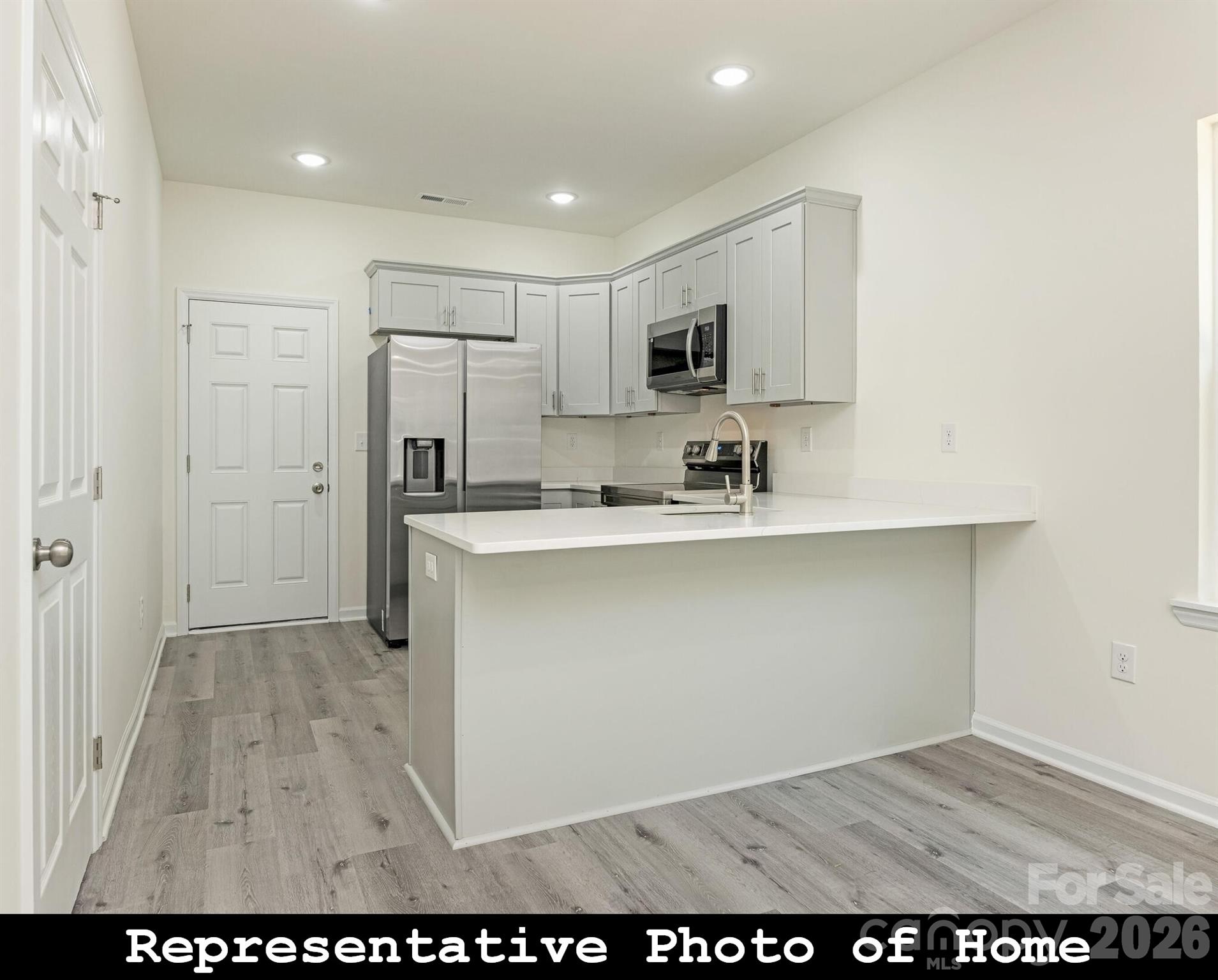962 S Hoskins Road — Charlotte