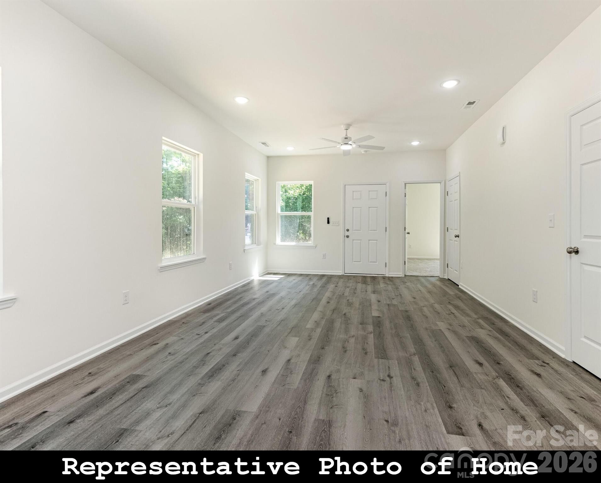 962 S Hoskins Road — Charlotte