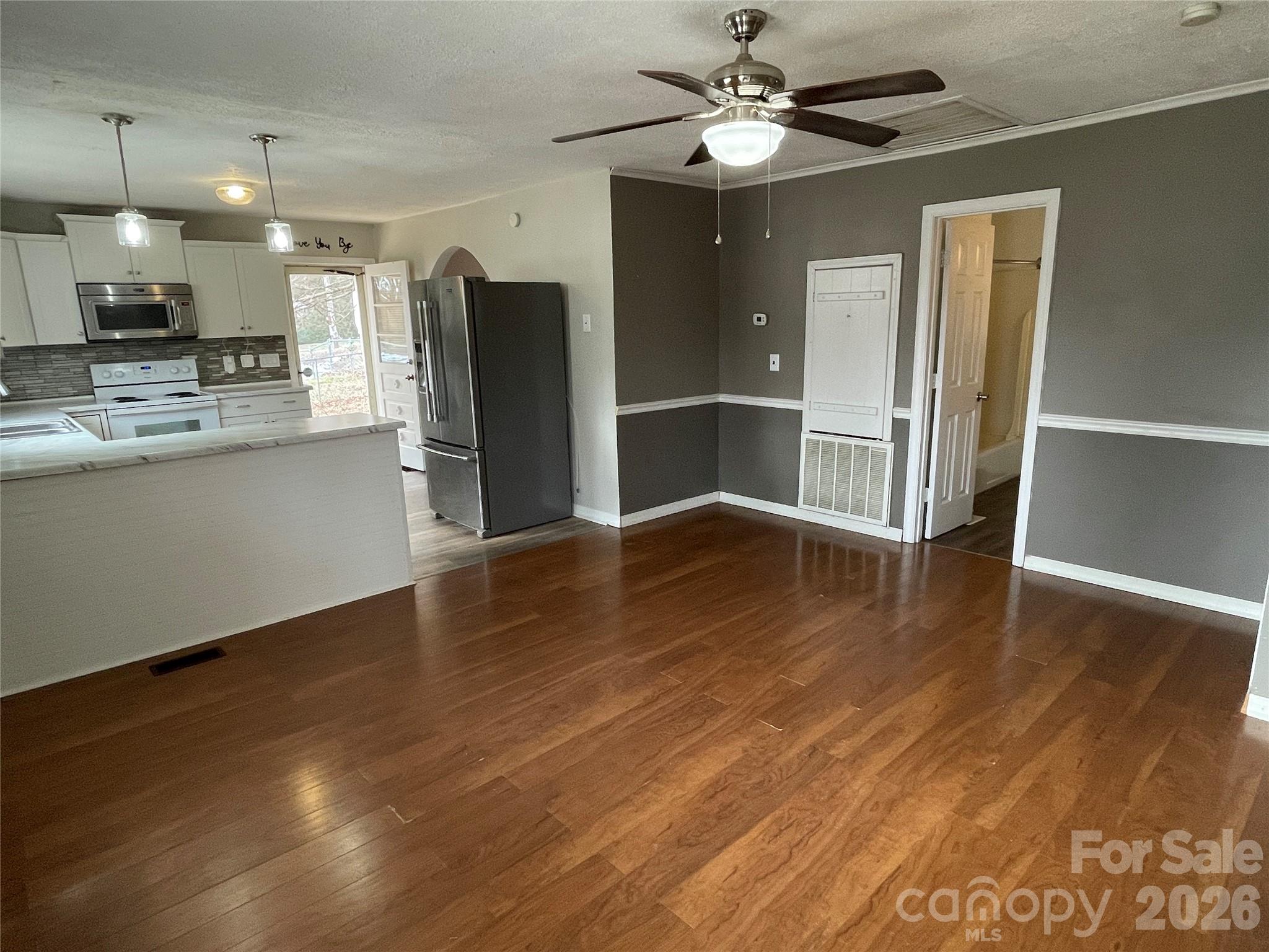 121 Randolph Road — Dallas