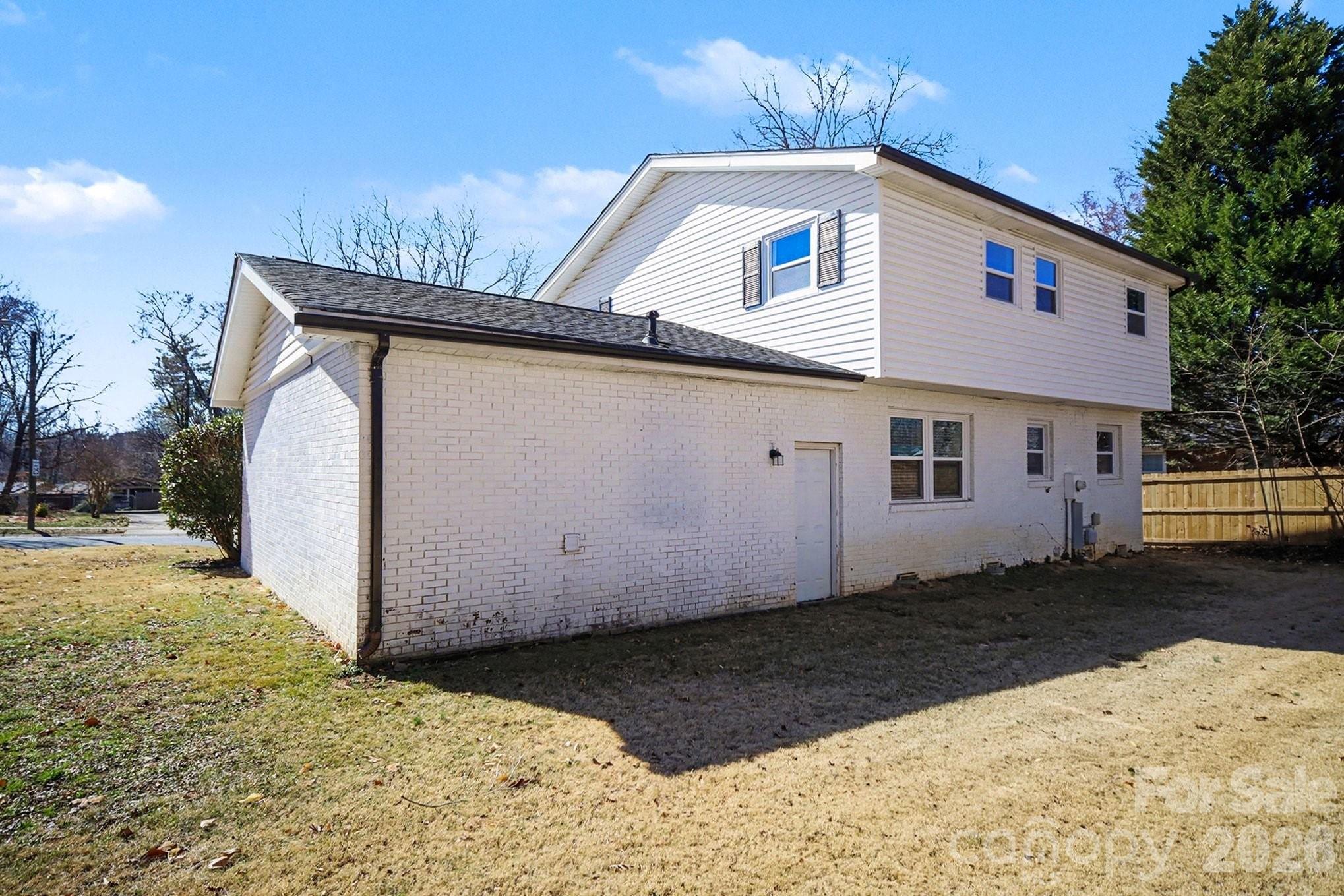 6626 Glenmoor Drive — Charlotte