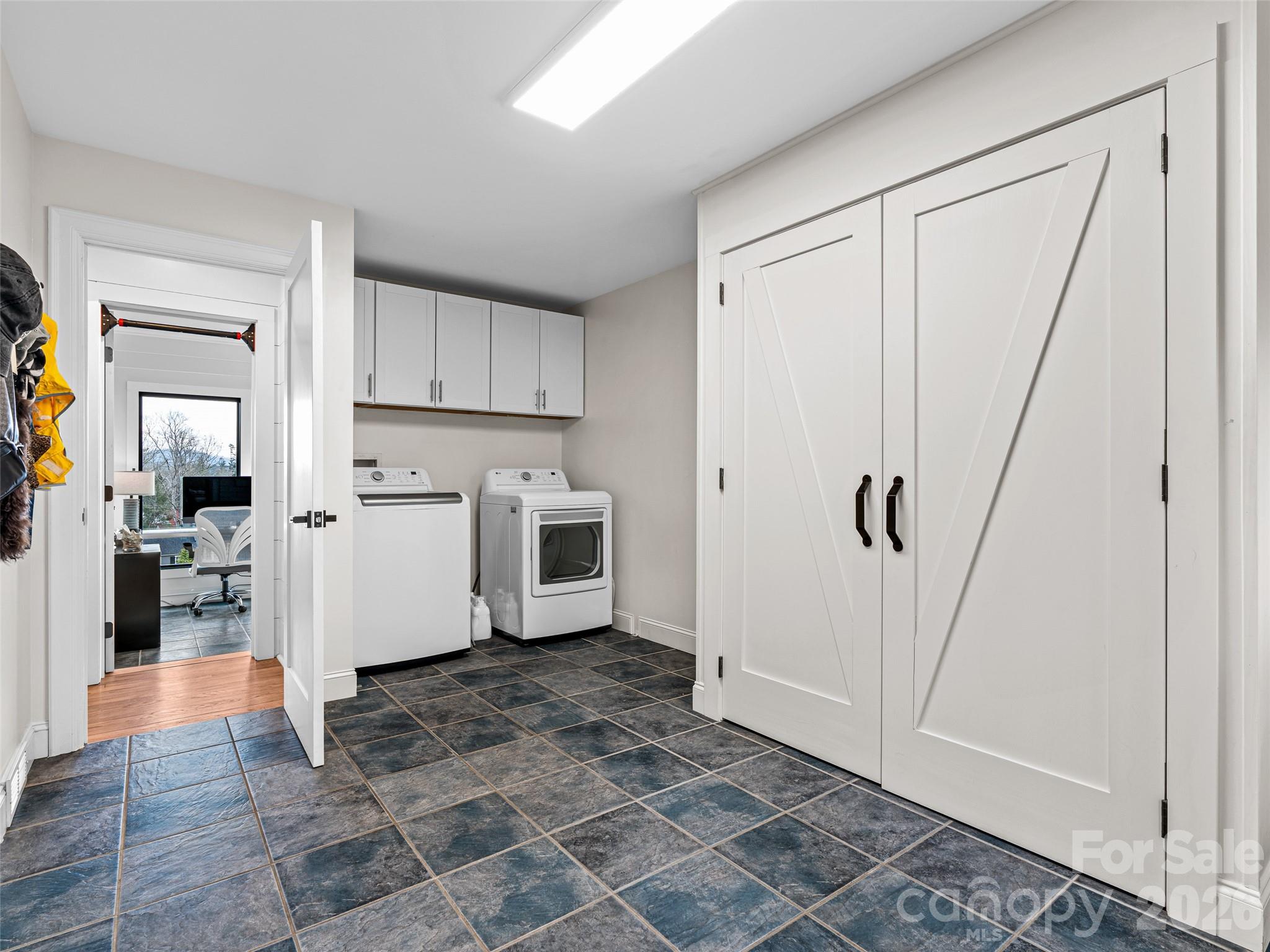 51 Forest Road — Asheville