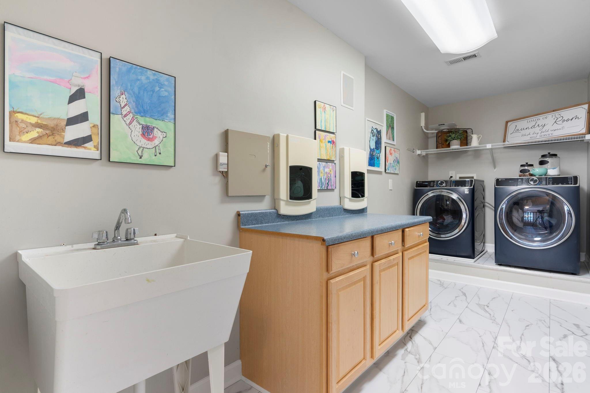 1221 Willow Creek Drive — Newton