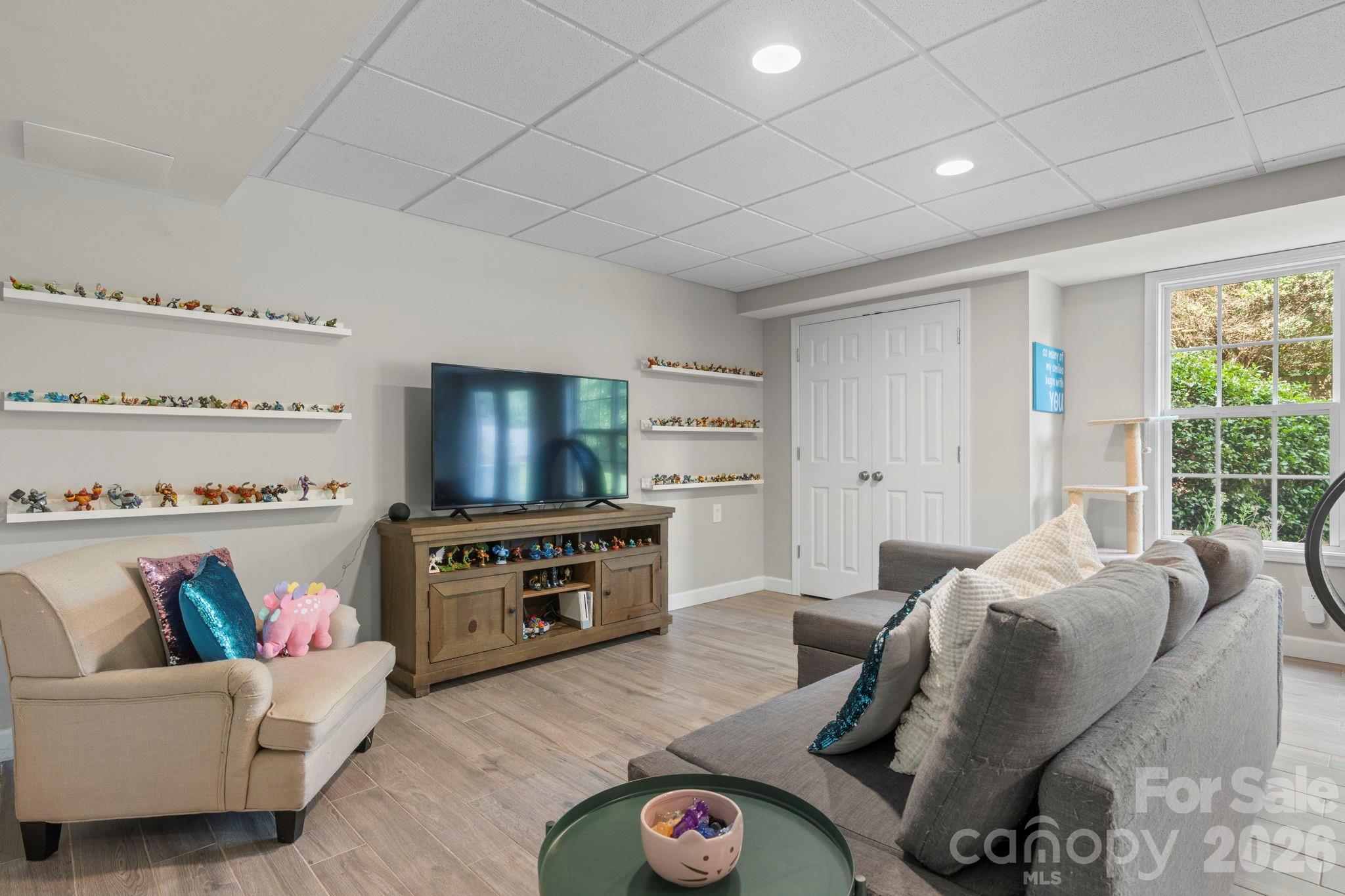 1221 Willow Creek Drive — Newton