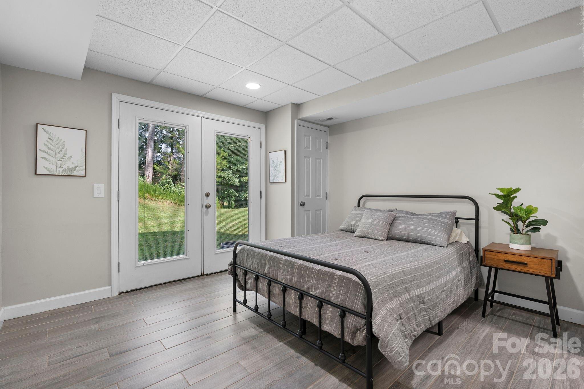 1221 Willow Creek Drive — Newton