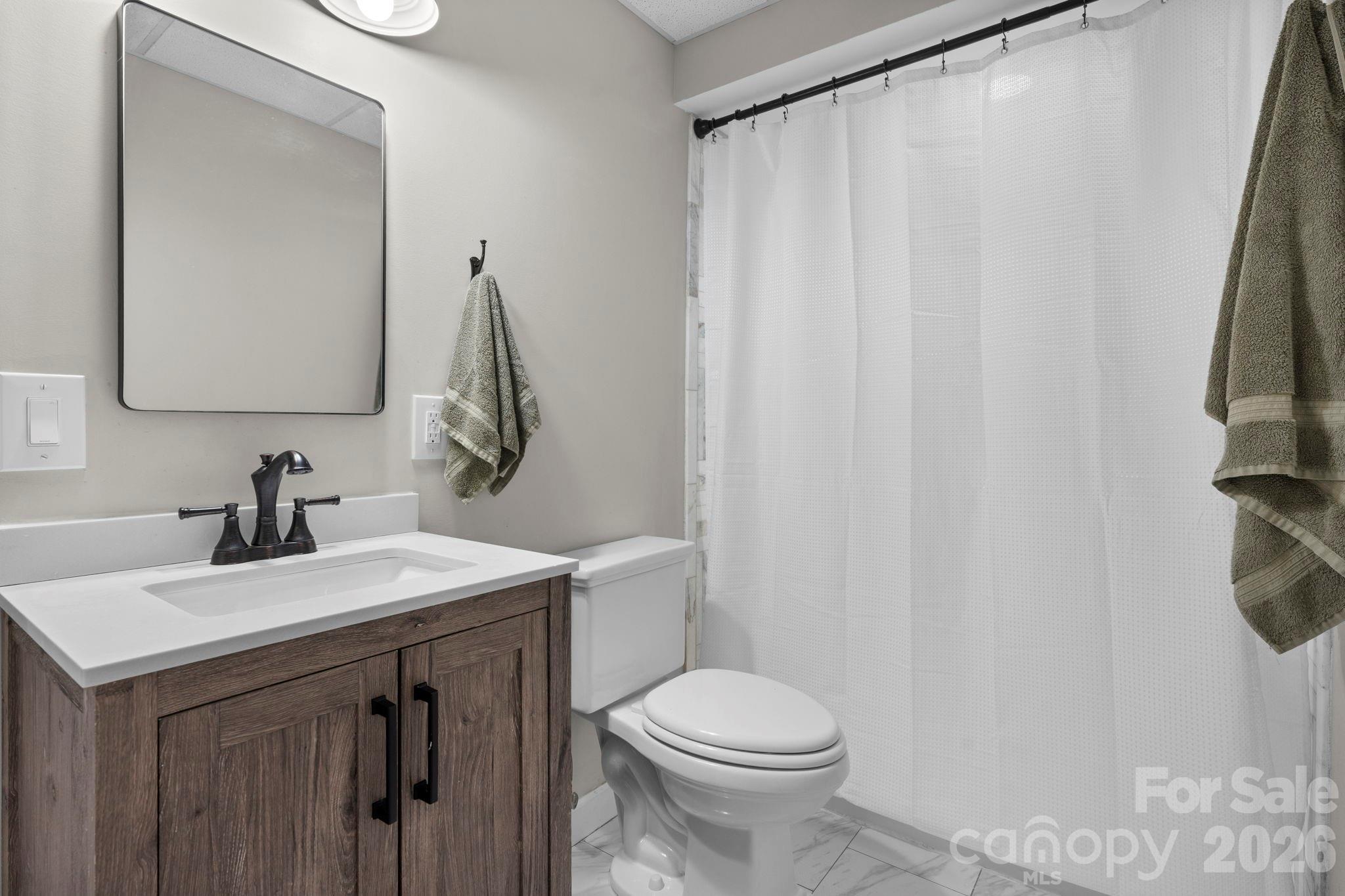 1221 Willow Creek Drive — Newton