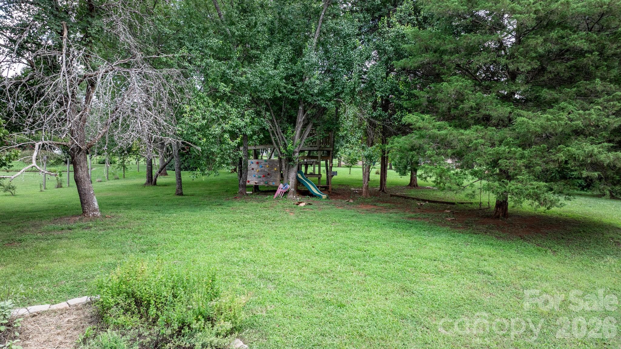 1221 Willow Creek Drive — Newton
