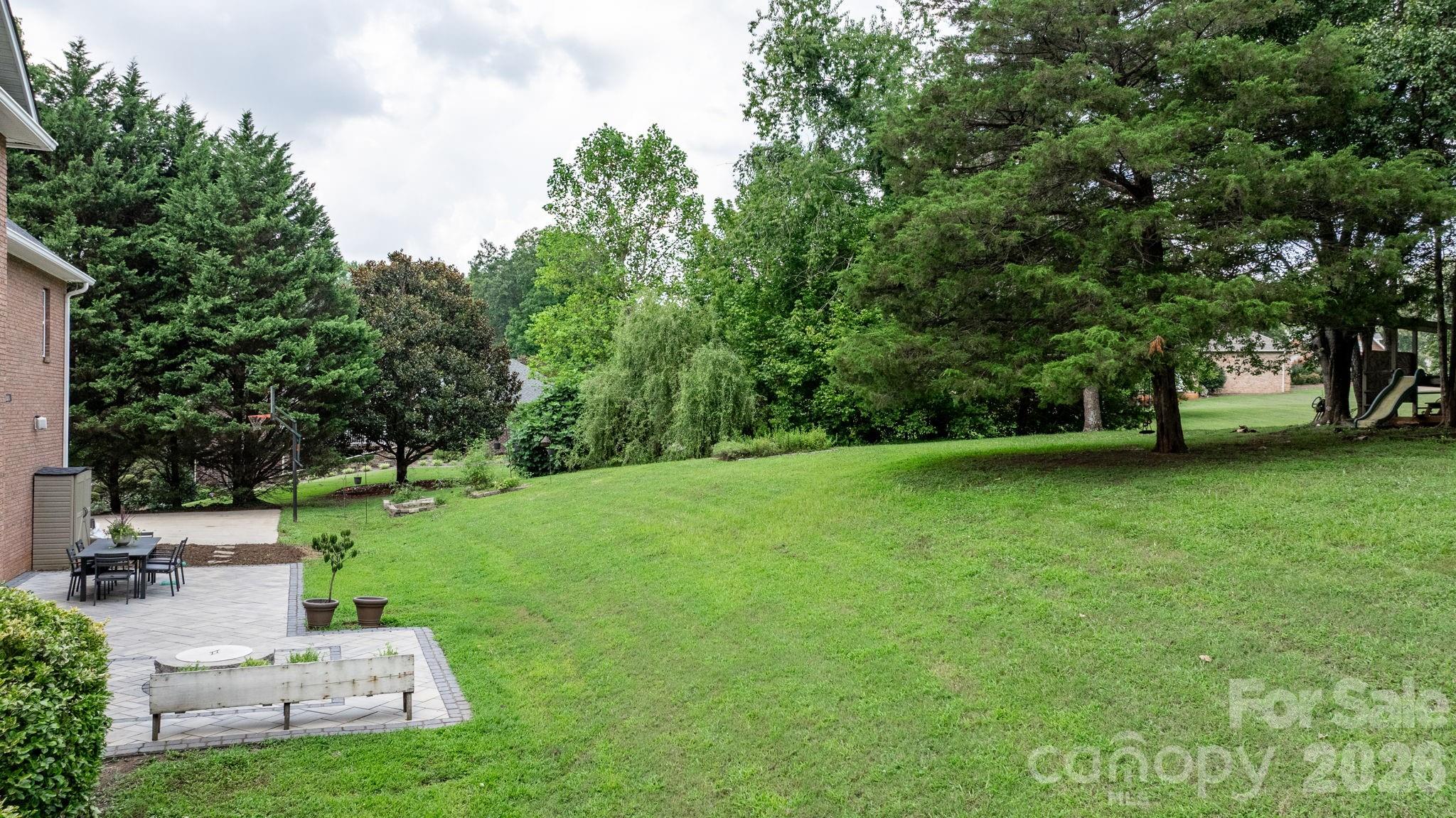 1221 Willow Creek Drive — Newton