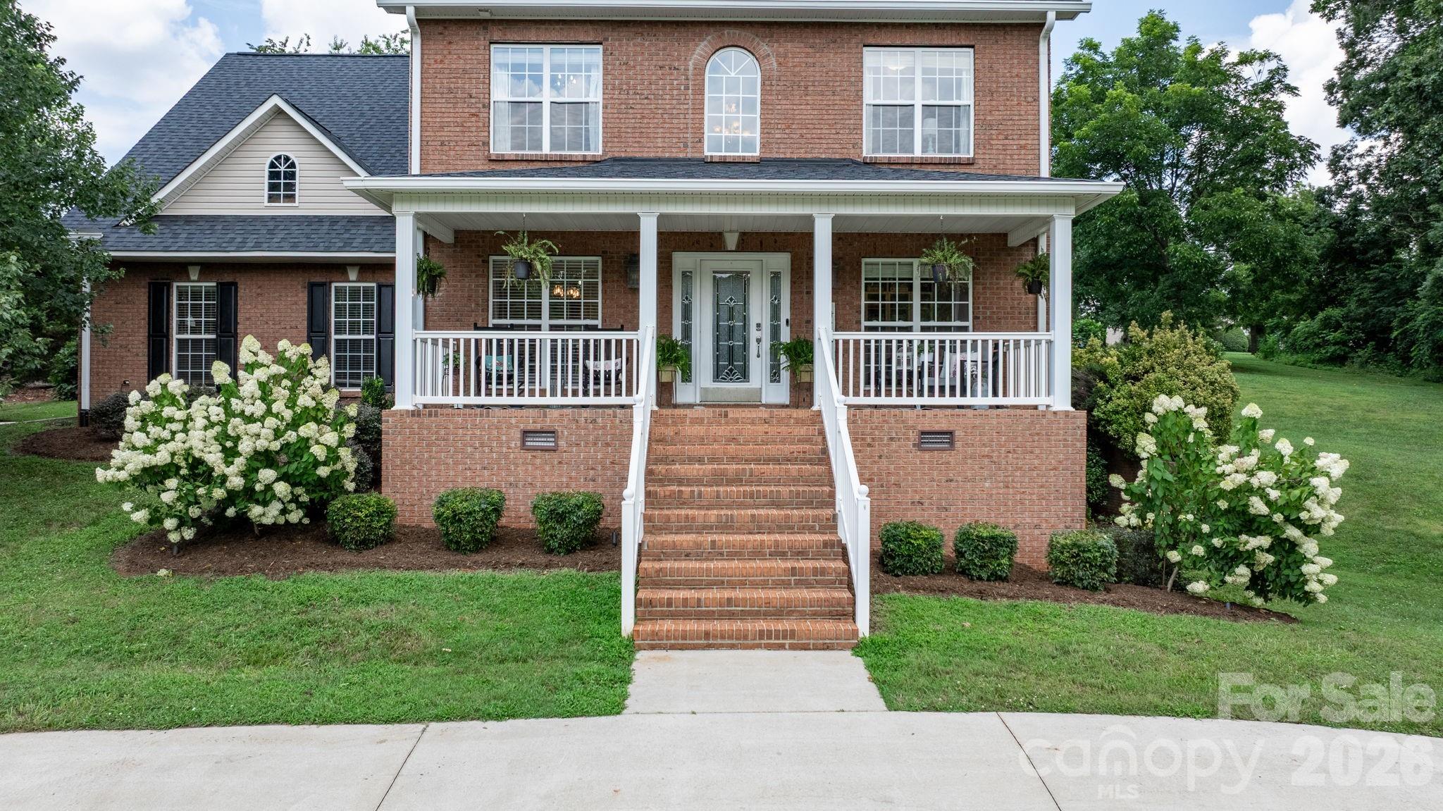 1221 Willow Creek Drive — Newton