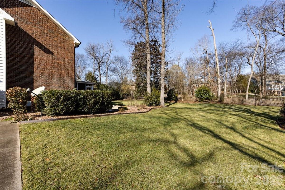 5901 Havencrest Court NW — Concord
