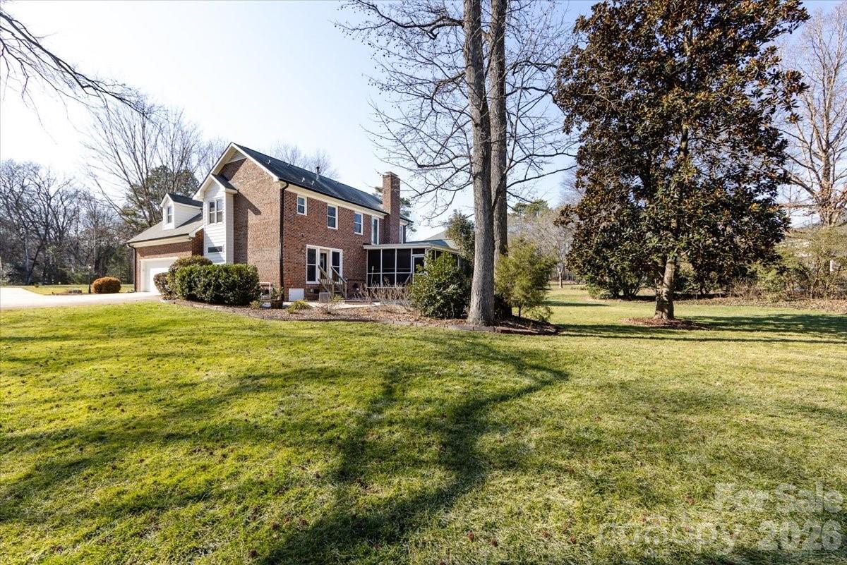 5901 Havencrest Court NW — Concord
