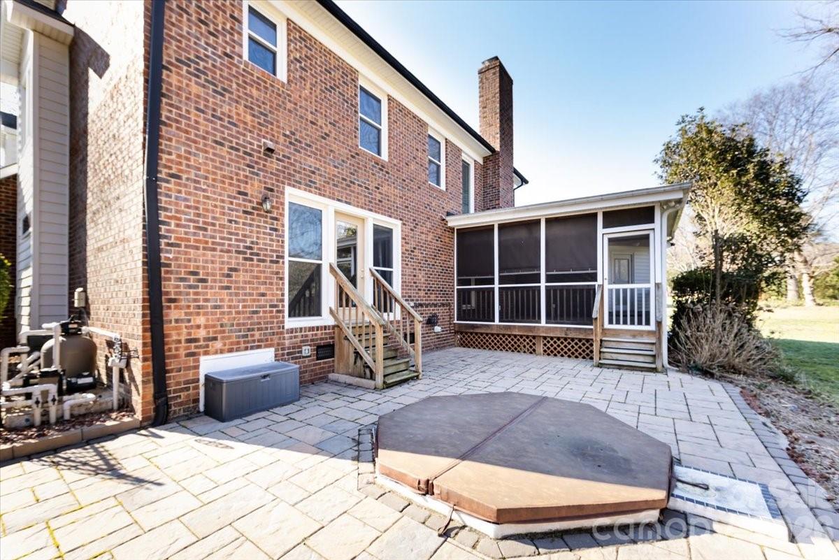 5901 Havencrest Court NW — Concord