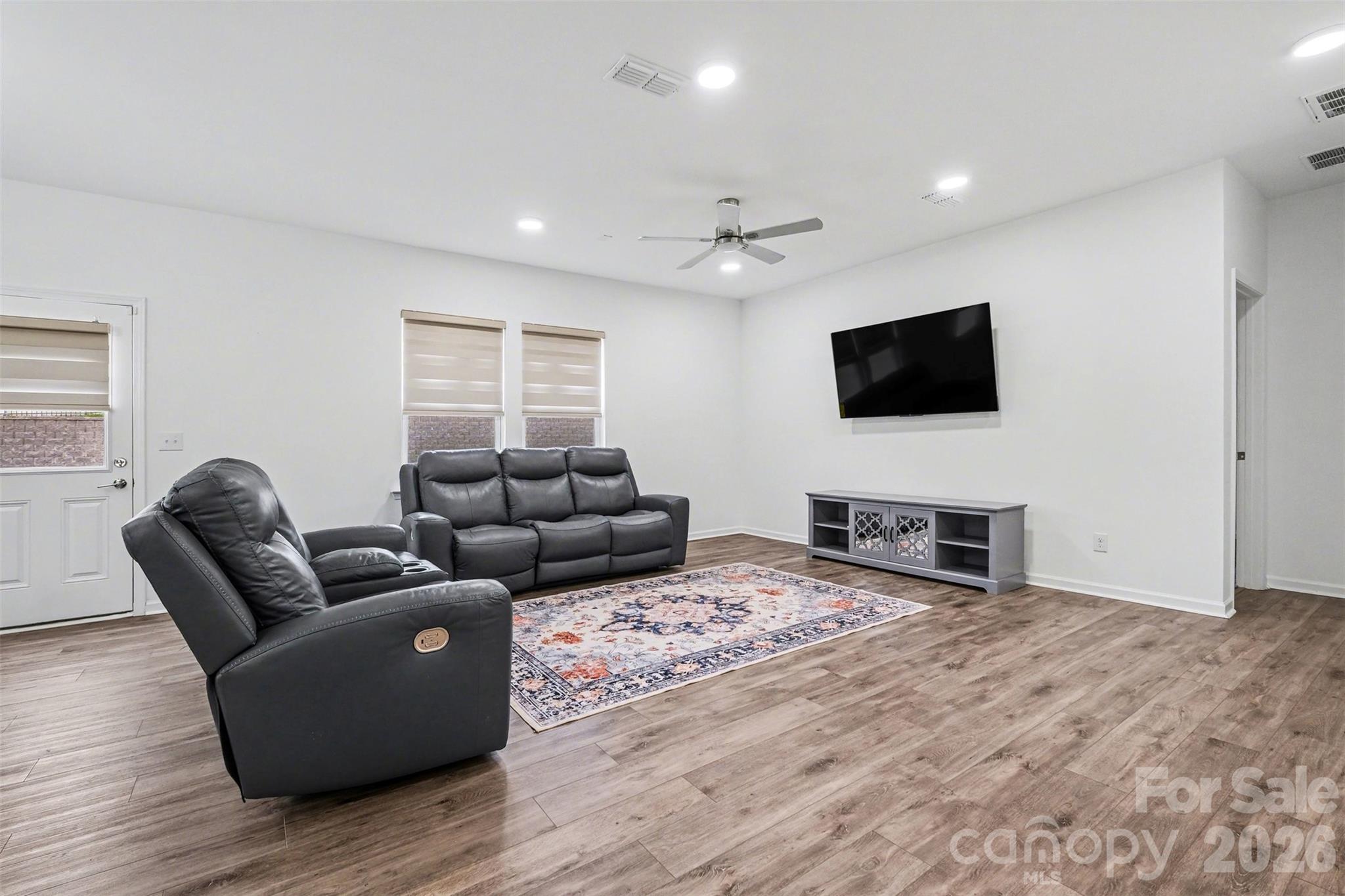 11126 Glasden Road — Charlotte