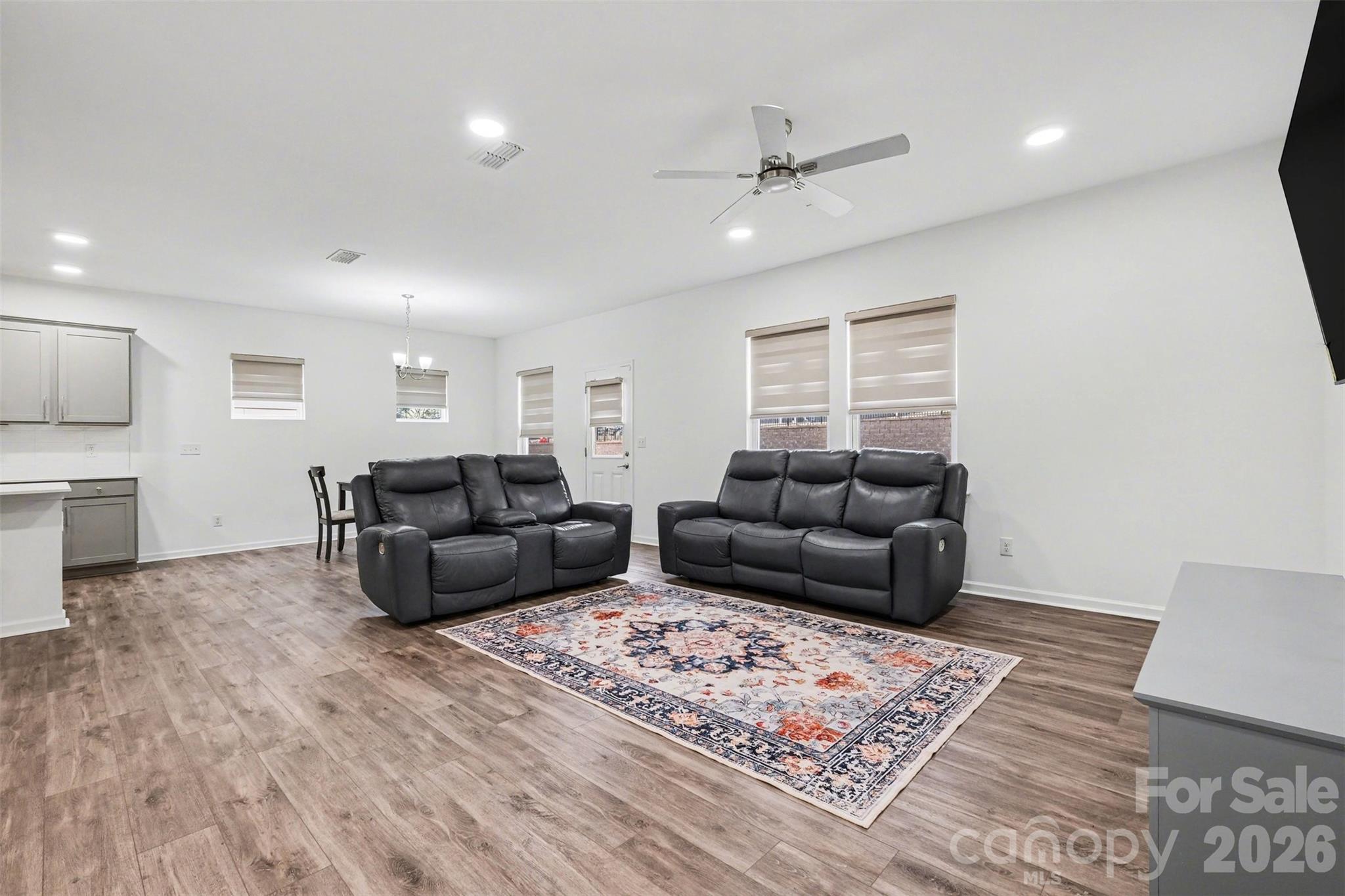 11126 Glasden Road — Charlotte