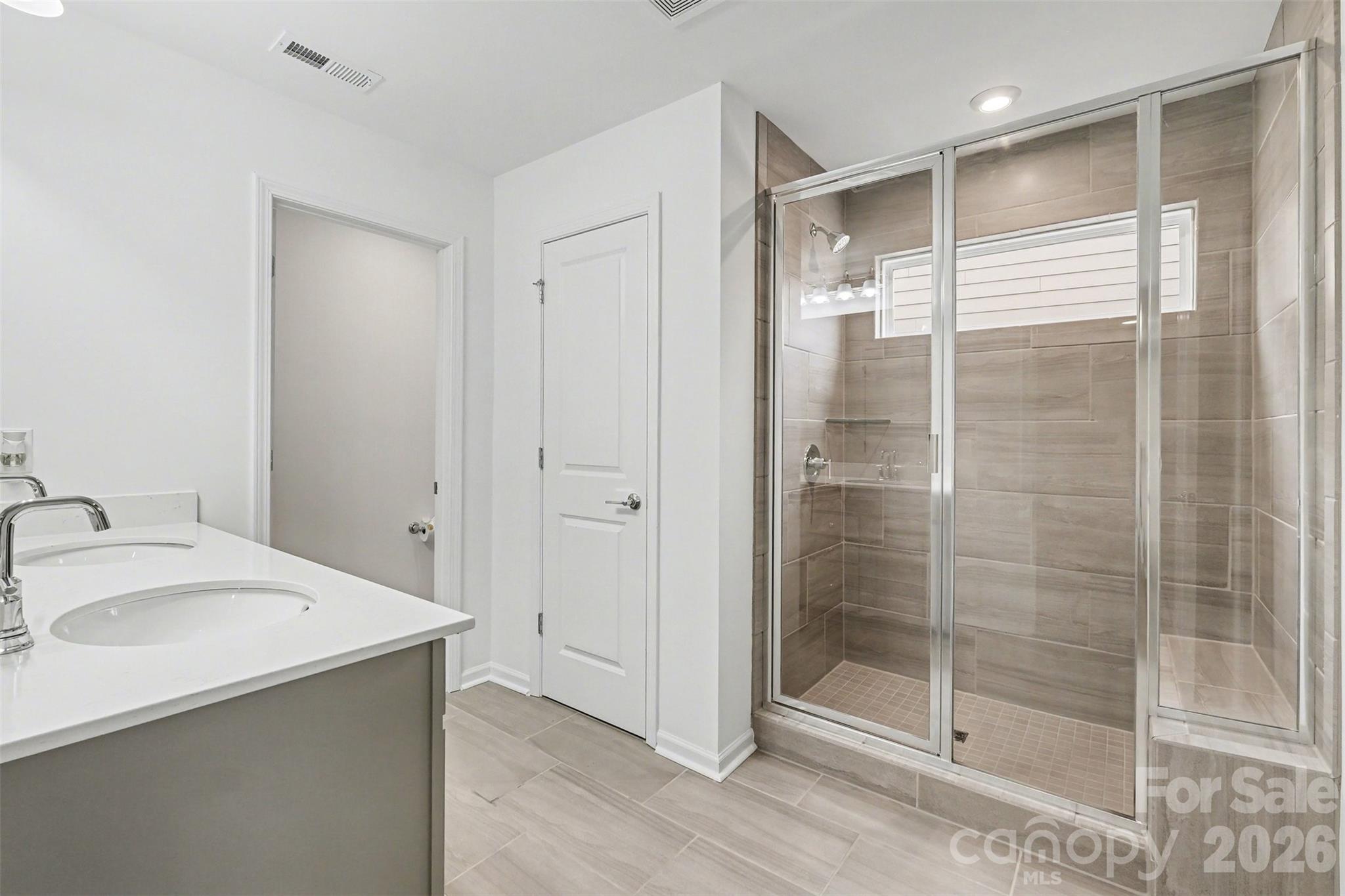 11126 Glasden Road — Charlotte