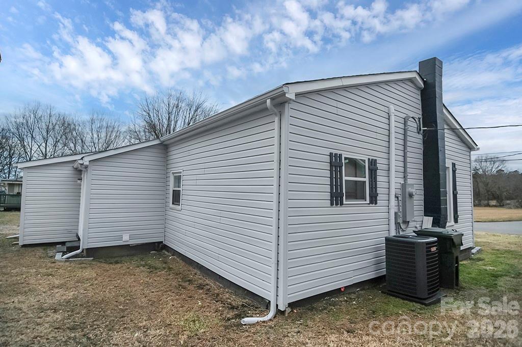 301 Jc Dellinger Road — Cherryville
