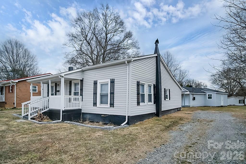 301 Jc Dellinger Road — Cherryville