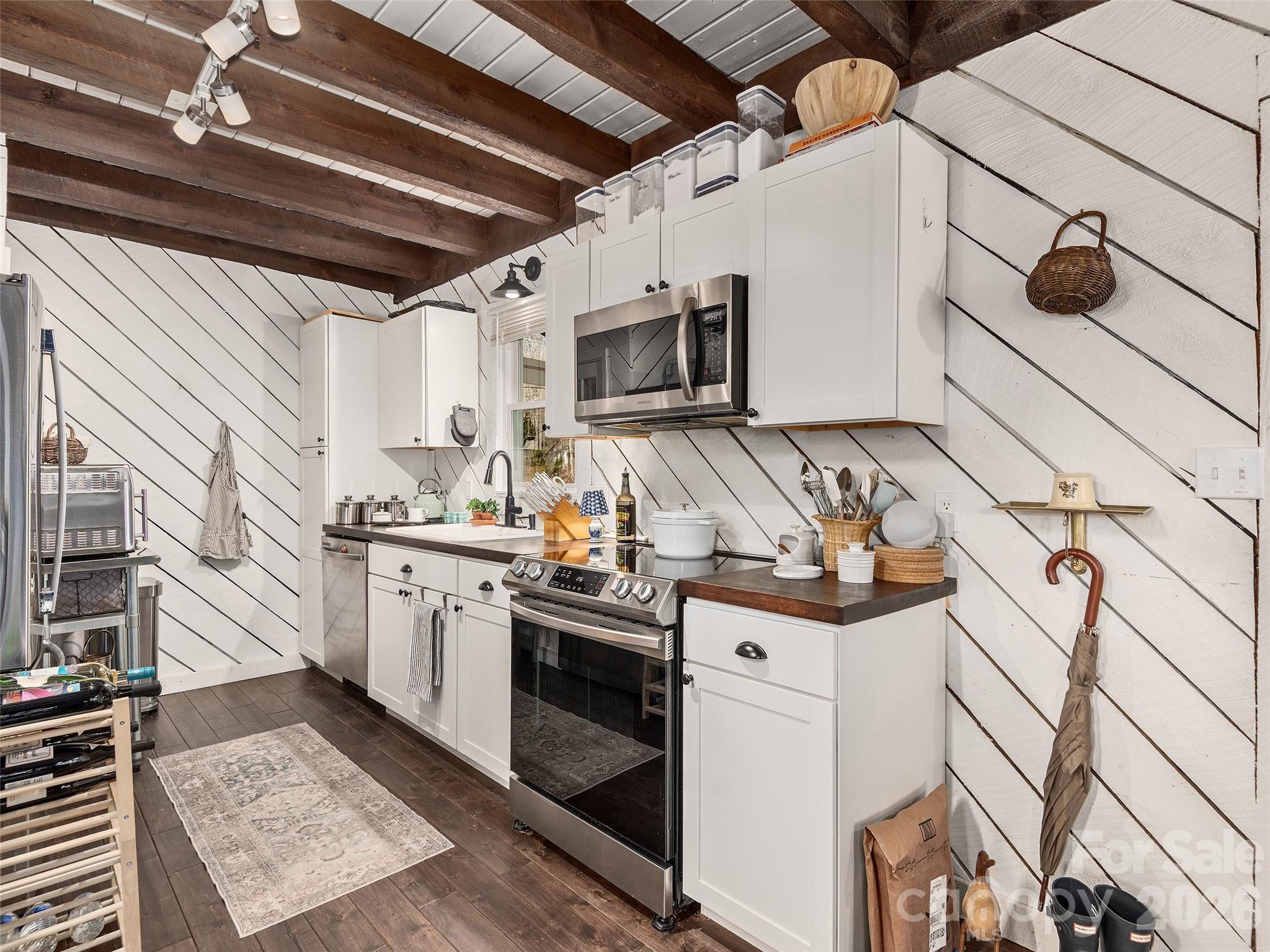 116 Vehorn Road — Fairview