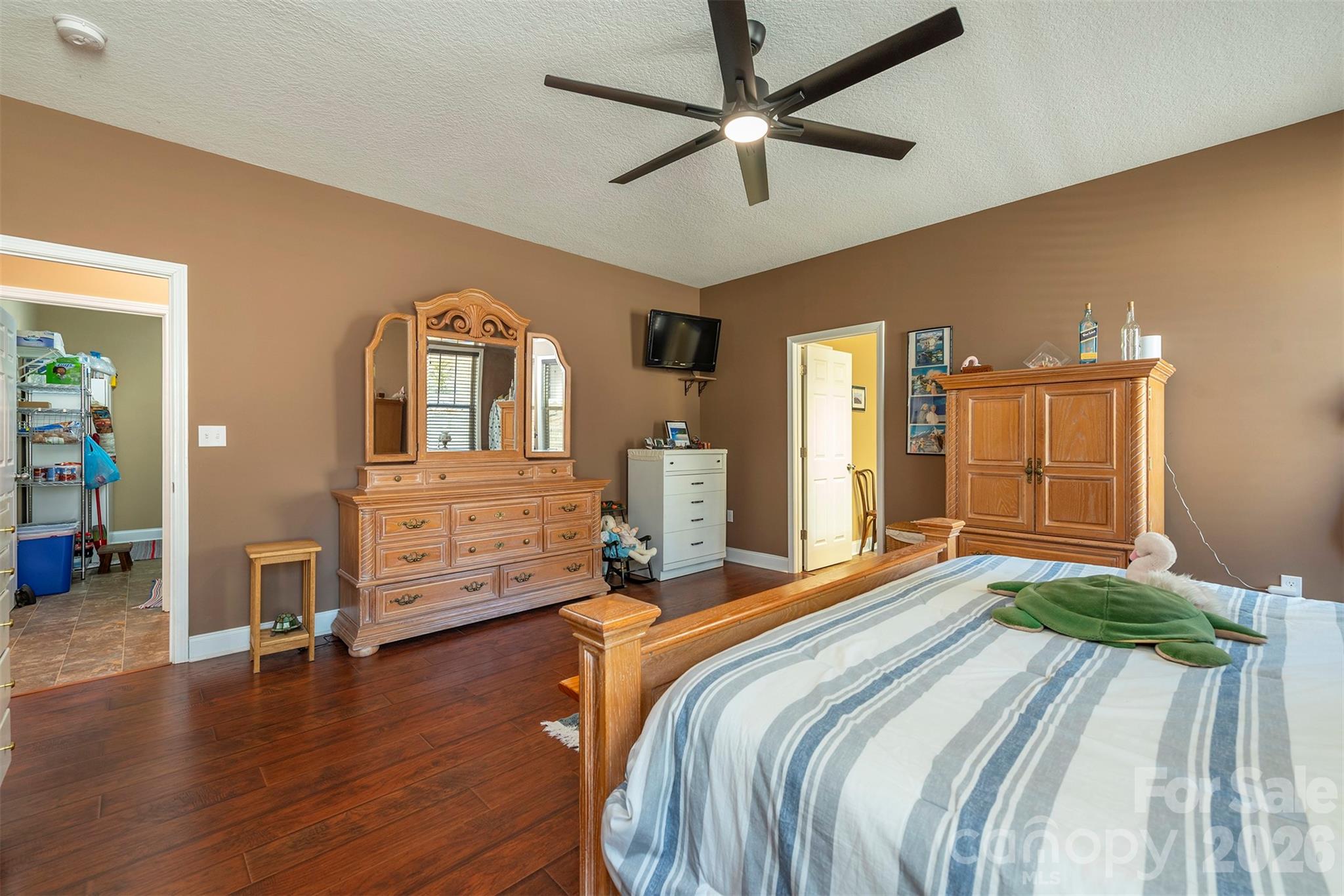 18 Hoye Lane — Candler