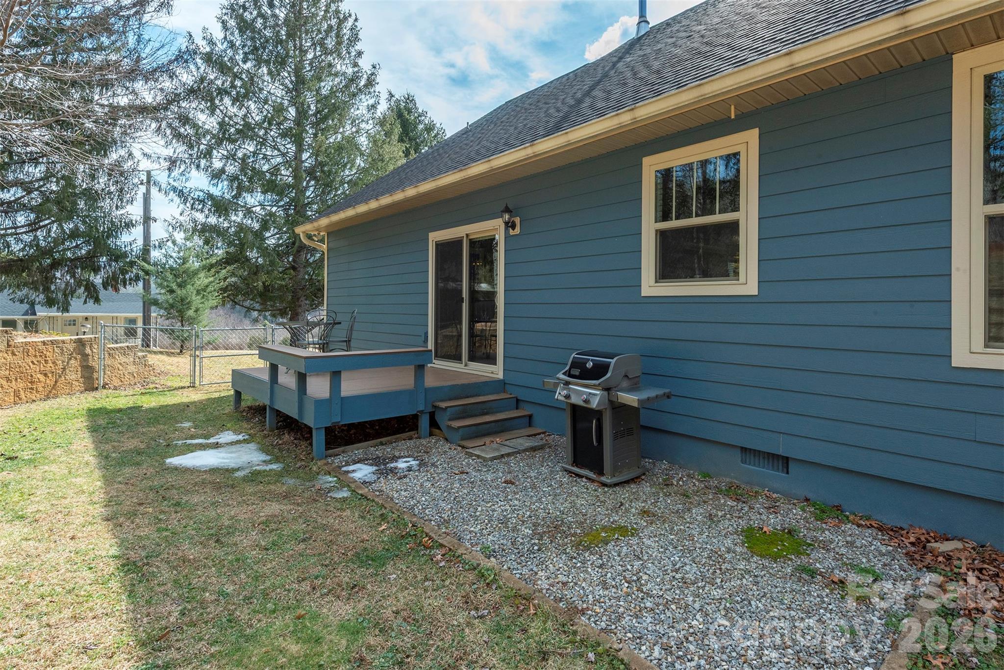18 Hoye Lane — Candler