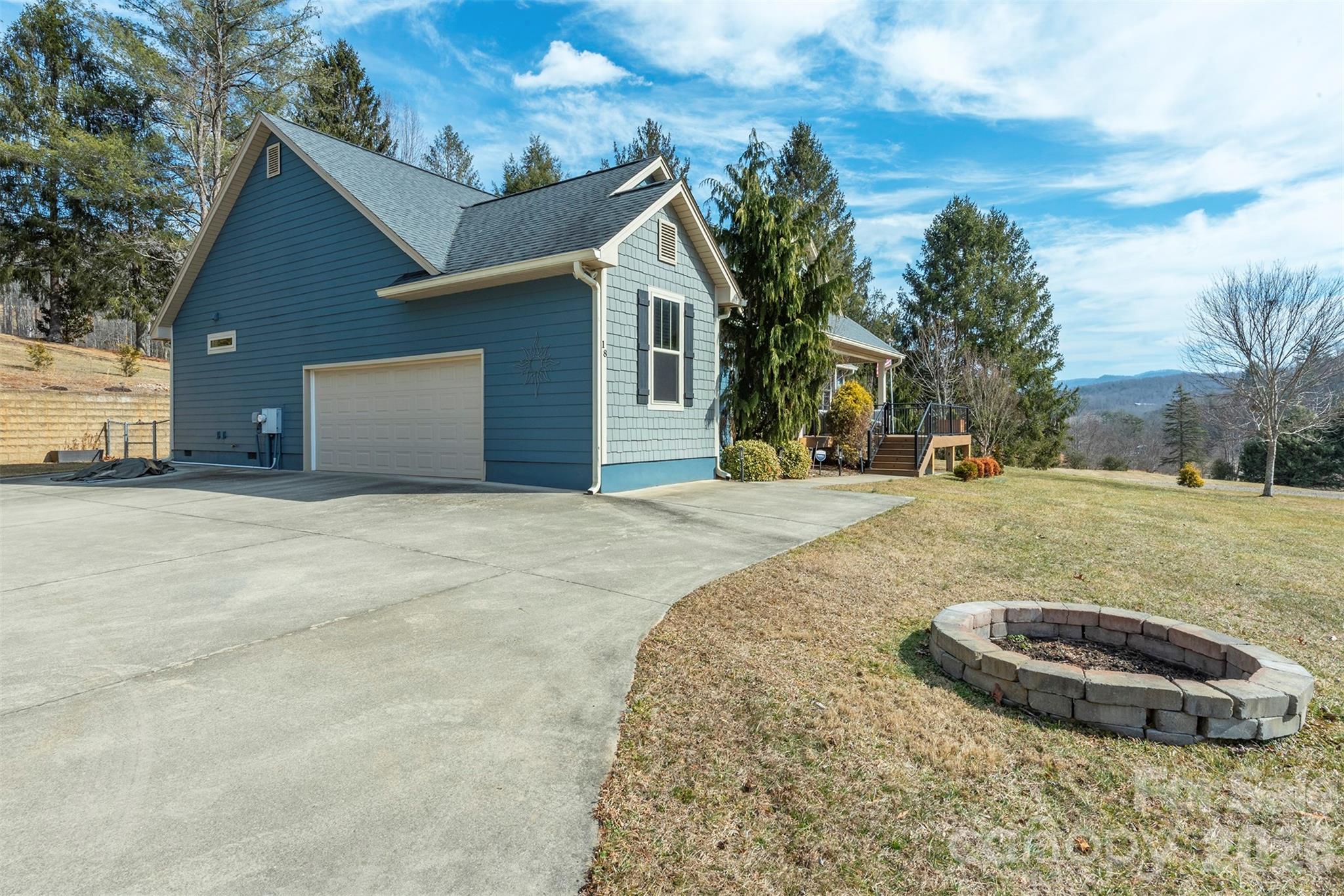 18 Hoye Lane — Candler
