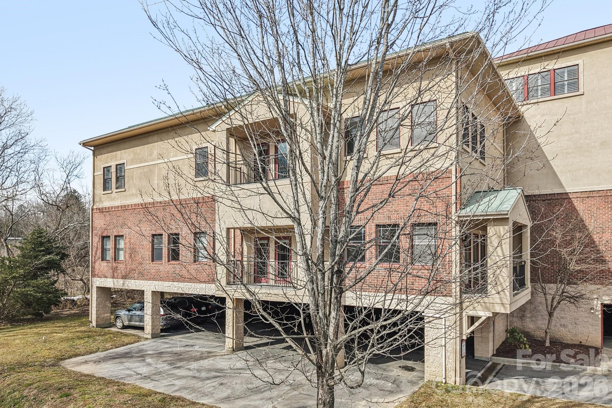 475 S Church Street #E — Hendersonville
