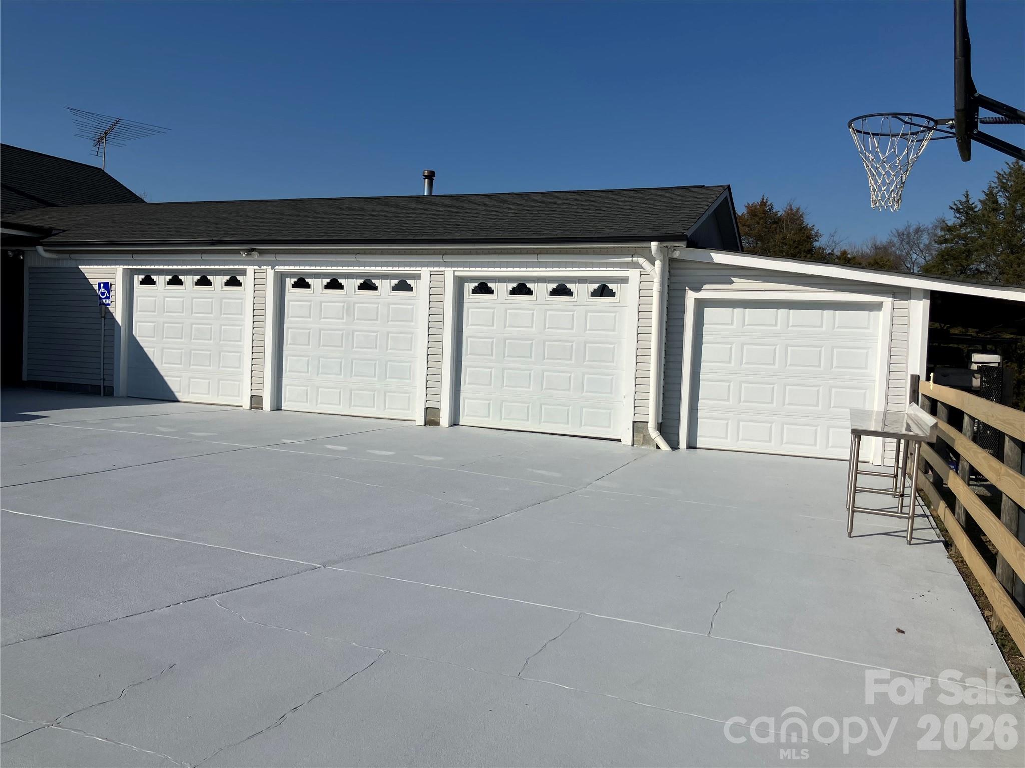 13215 Pine Bluff Road — Midland