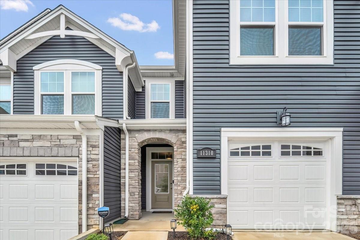 11310 Bartrams Way — Charlotte