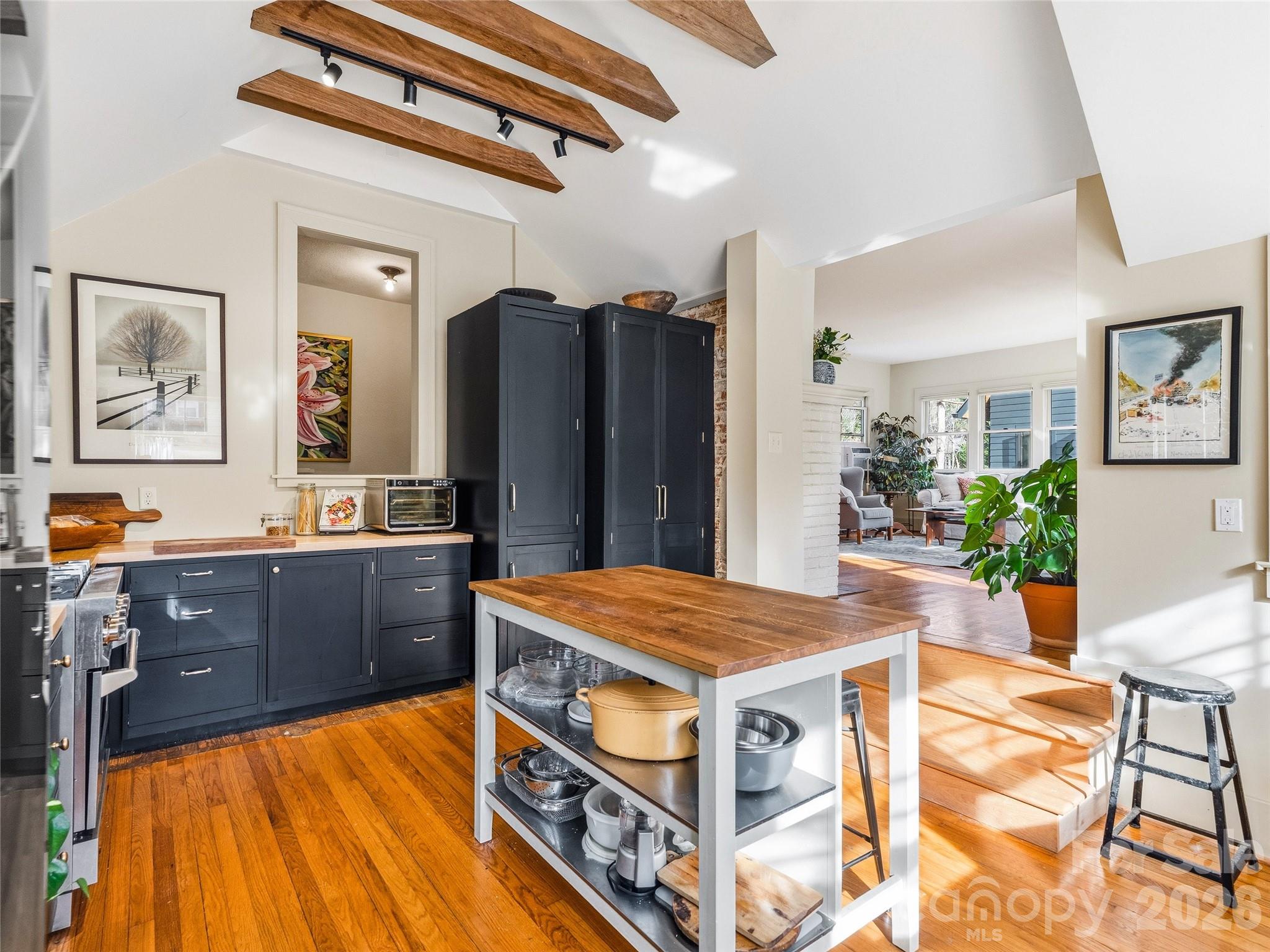 4 Duke Street — Asheville