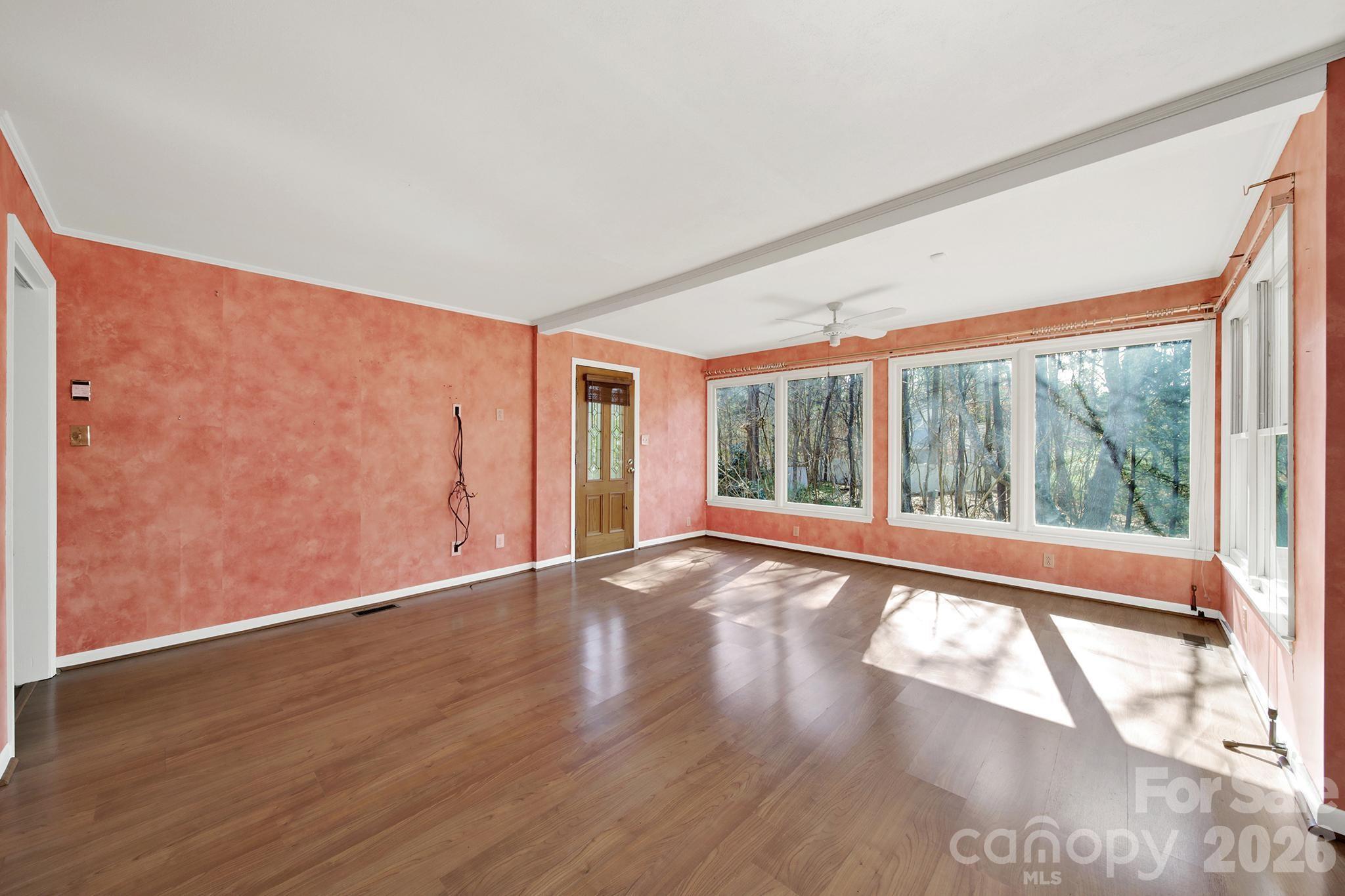 1125 Hawthorne Road — Lancaster