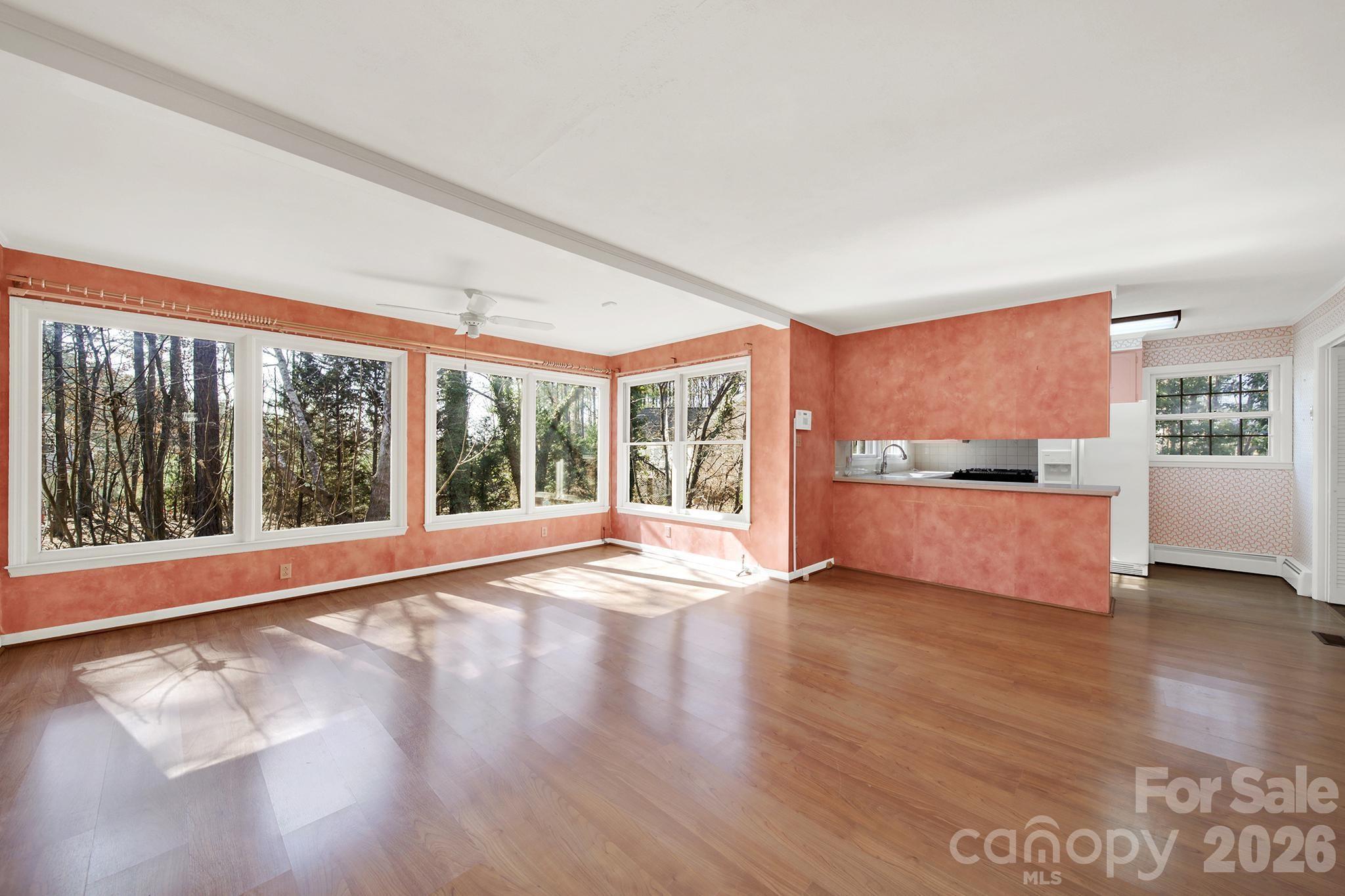 1125 Hawthorne Road — Lancaster