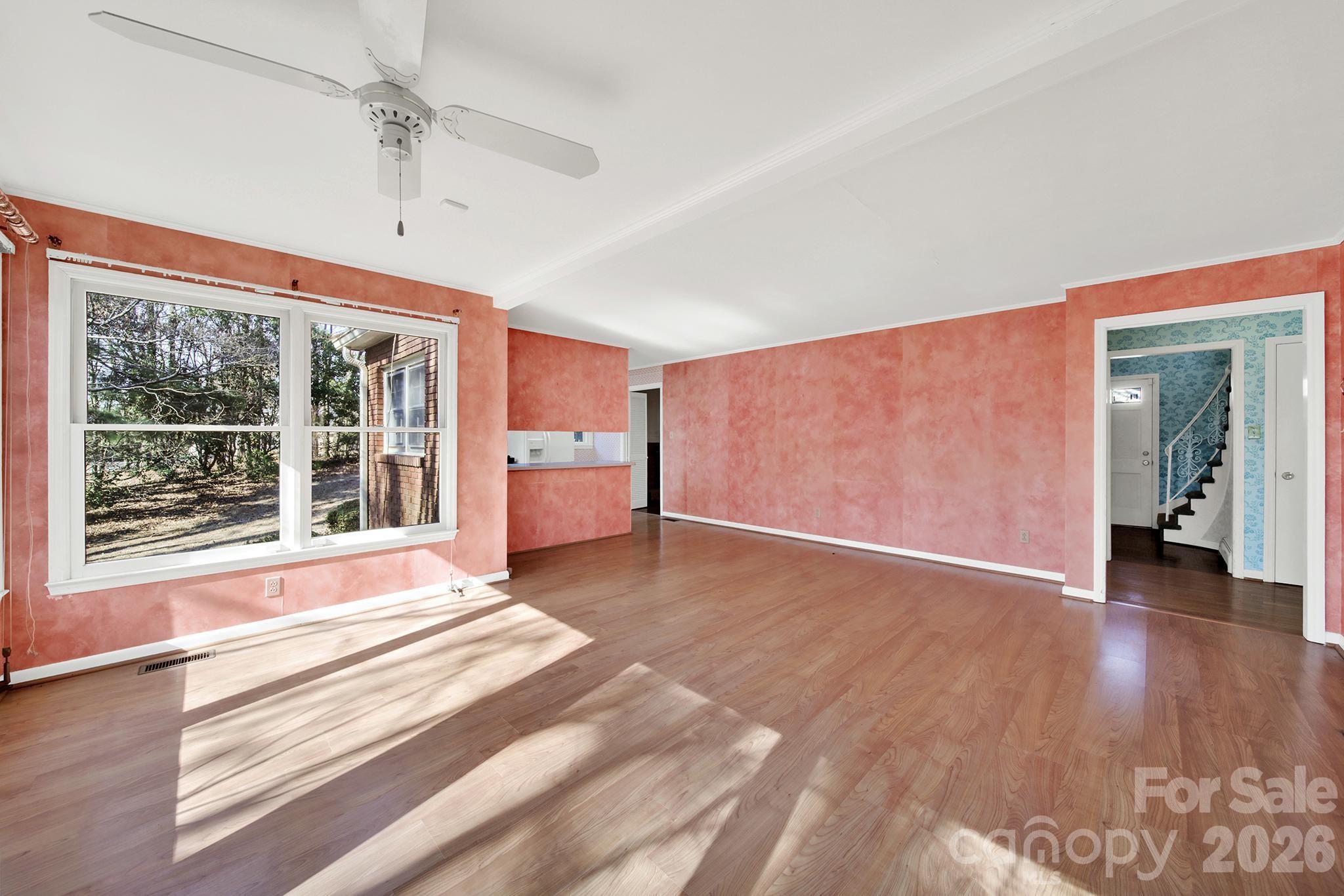 1125 Hawthorne Road — Lancaster